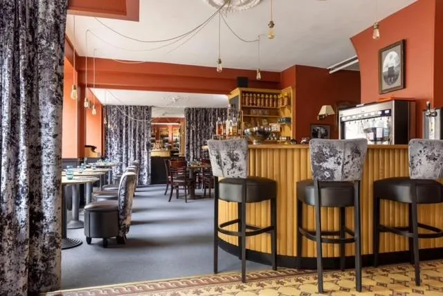 Restaurant/places to eat in Sure Hotel by Best Western Argentan