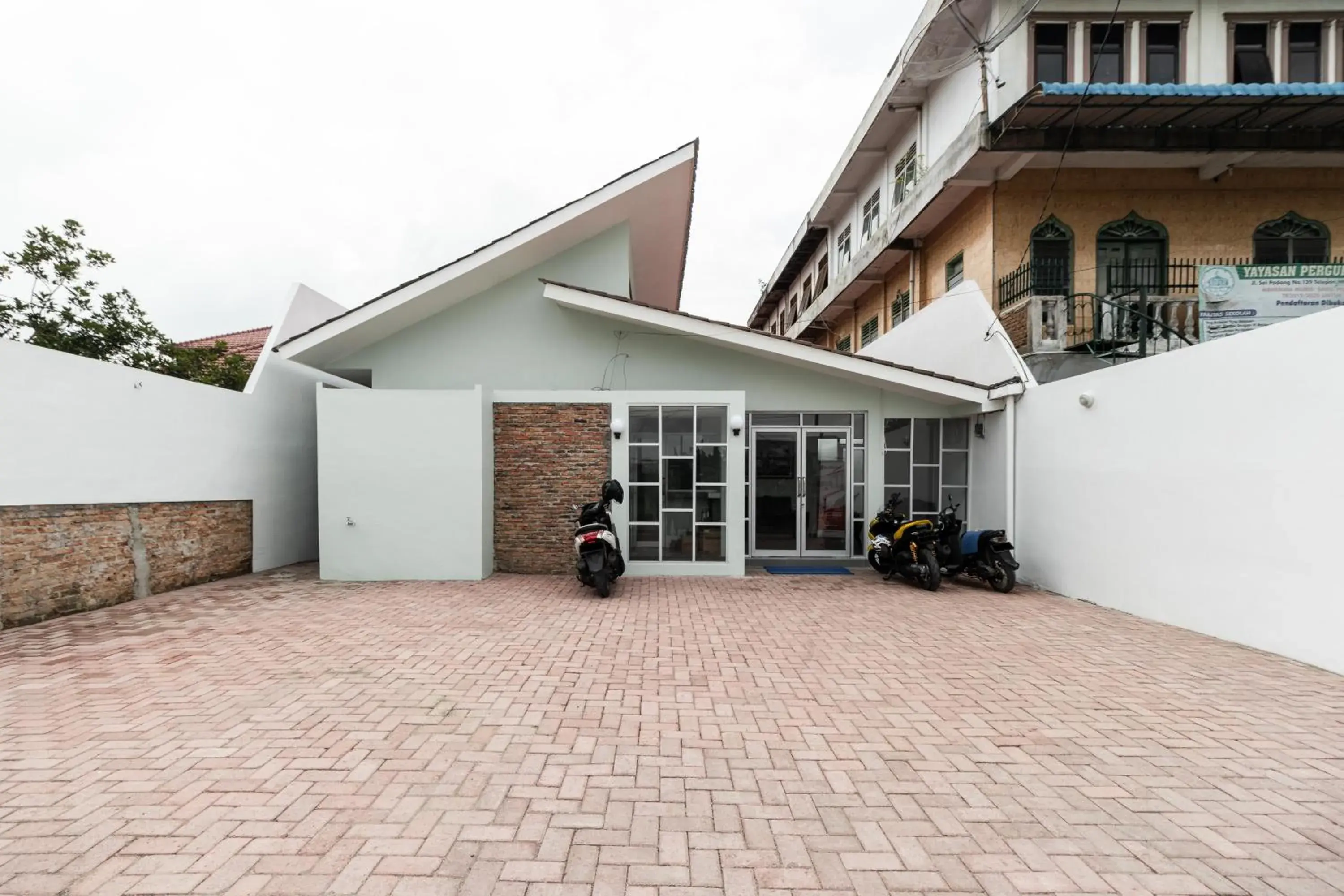 RedDoorz Plus near RS USU Medan 2 RedDoorz Plus near RS USU Medan 2