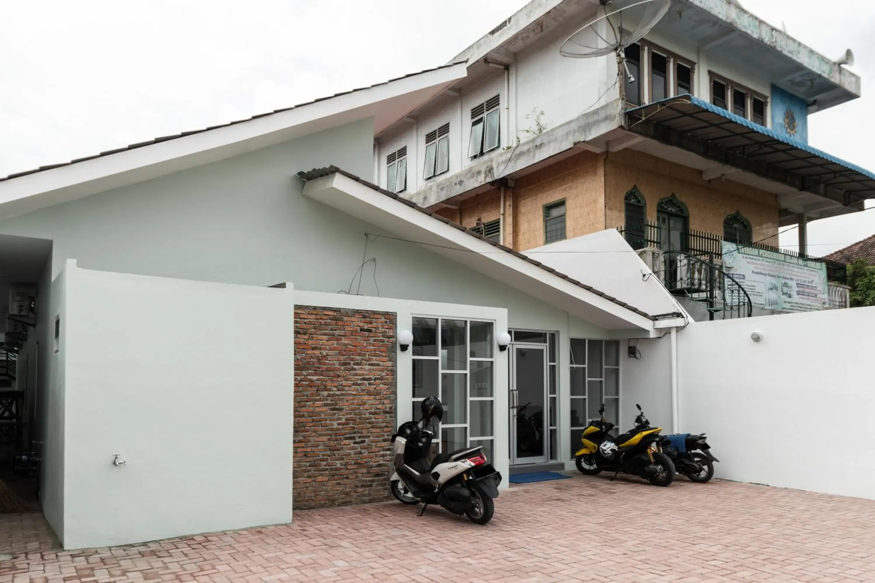 RedDoorz Plus near RS USU Medan 2 RedDoorz Plus near RS USU Medan 2