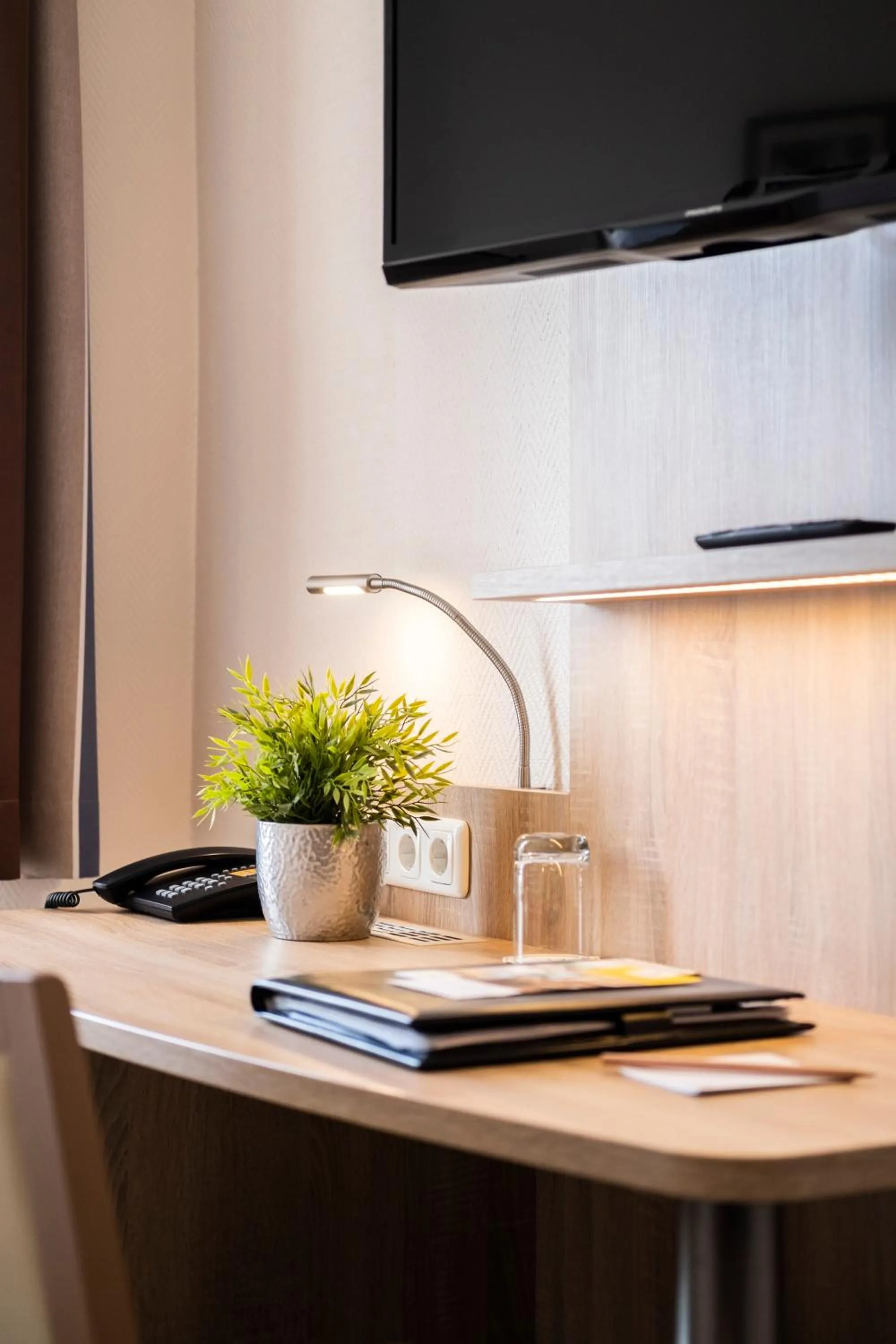 Photo of the whole room in Hotel Jensen