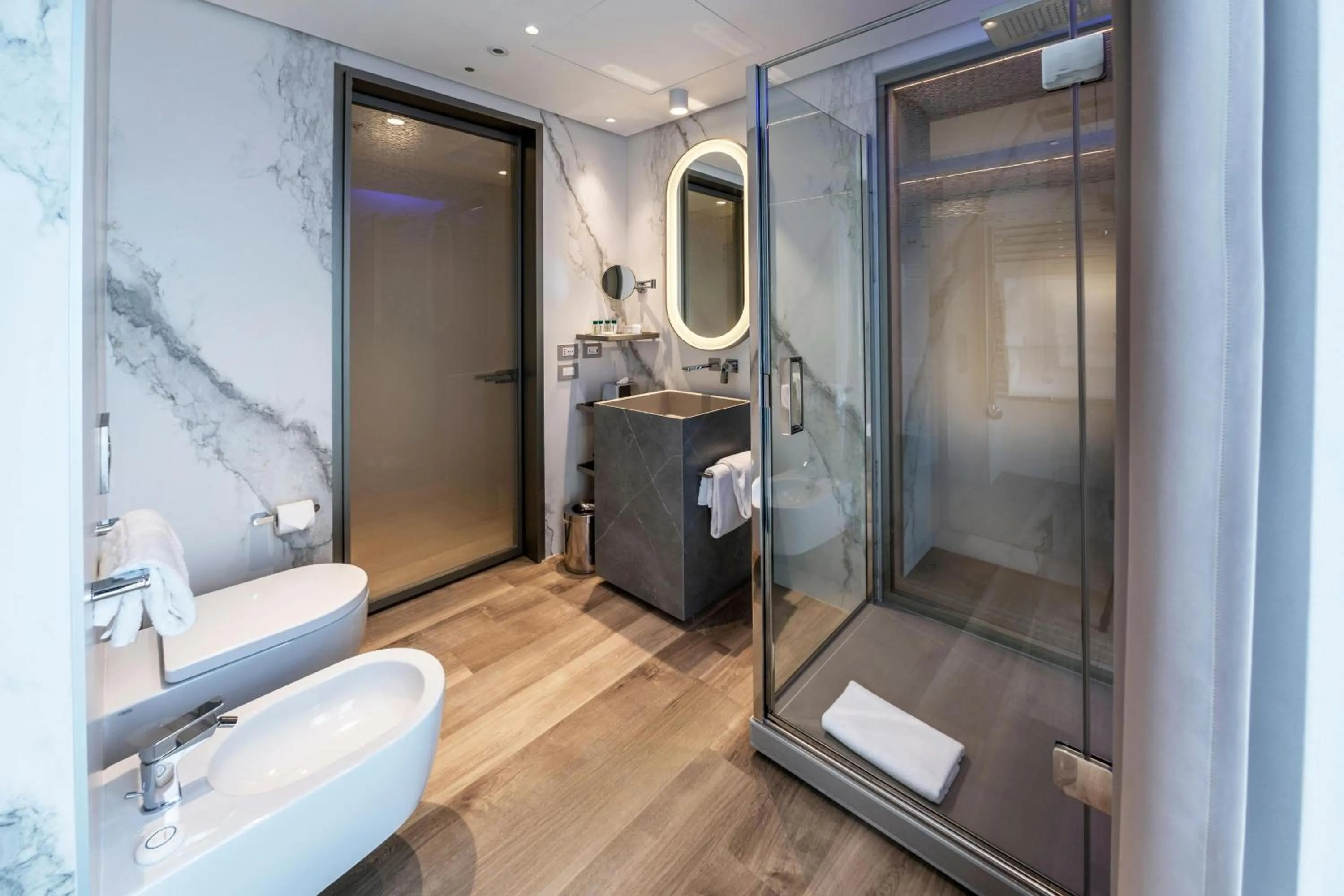 Bathroom in The Regency, Rome, a Tribute Portfolio Hotel