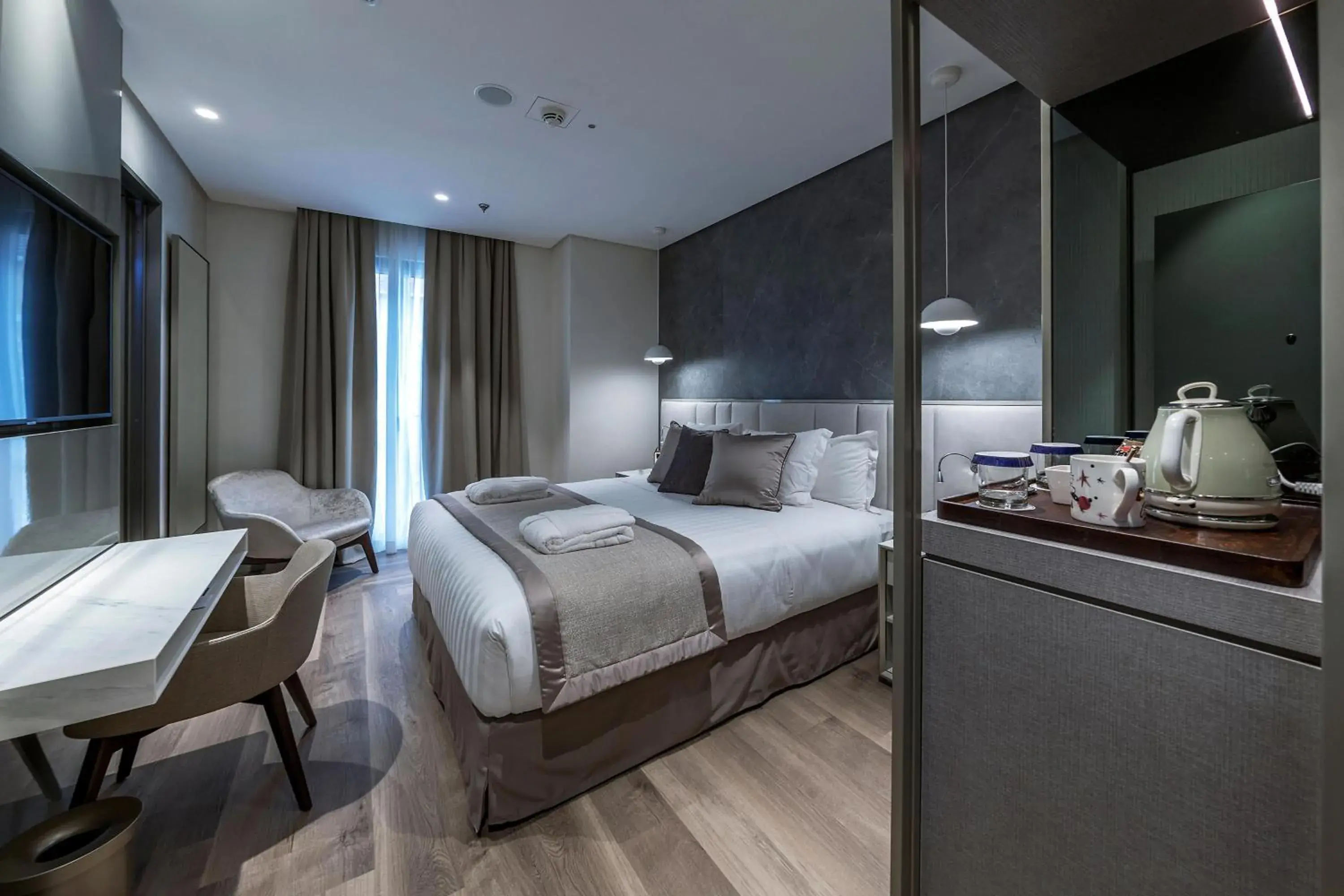 Photo of the whole room, Bed in The Regency, Rome, a Tribute Portfolio Hotel Photo of the whole room, Bed in The Regency, Rome, a Tribute Portfolio Hotel