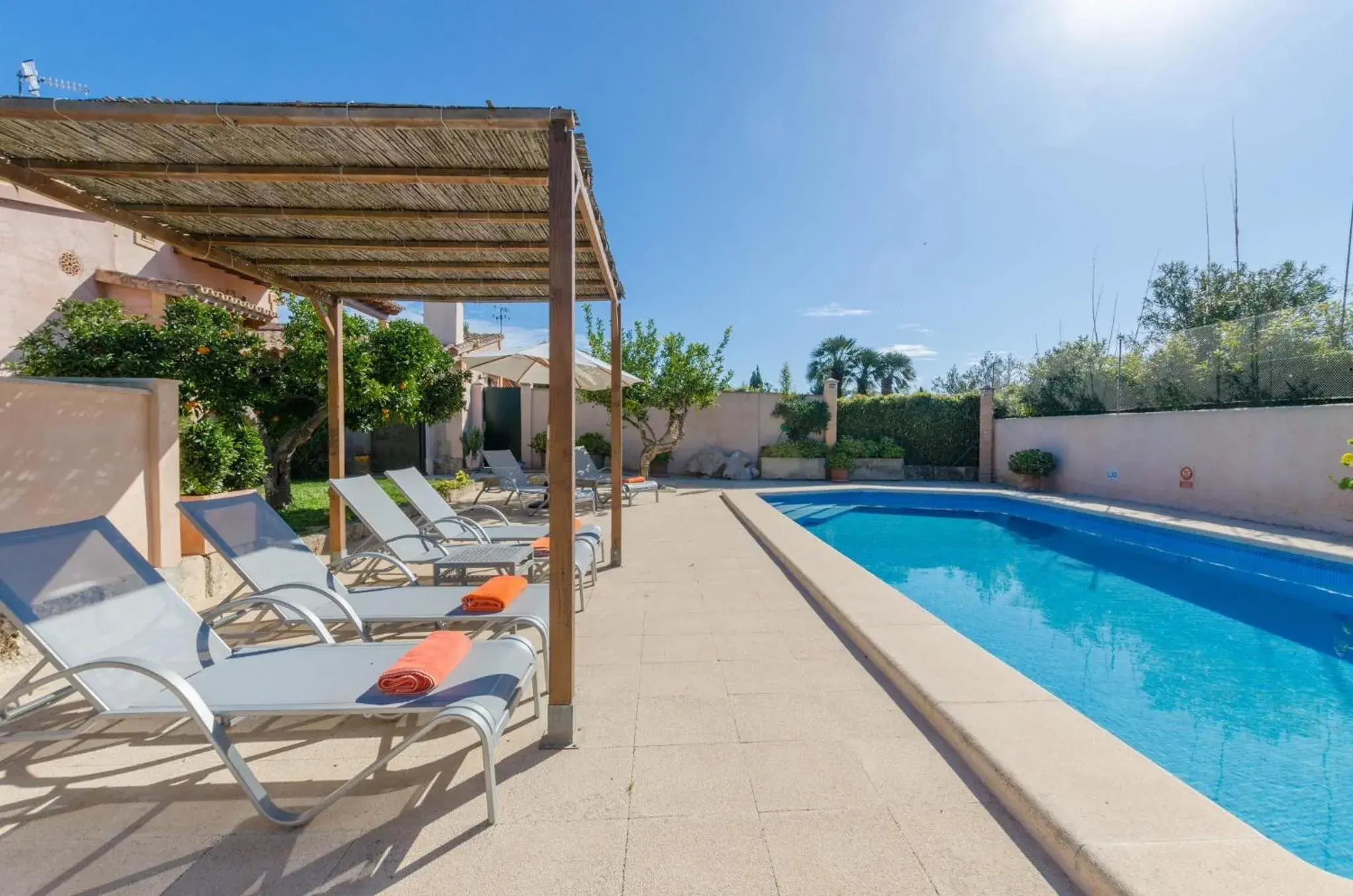 Villa with Private Pool in Pula Viñas Villa with Private Pool in Pula Viñas