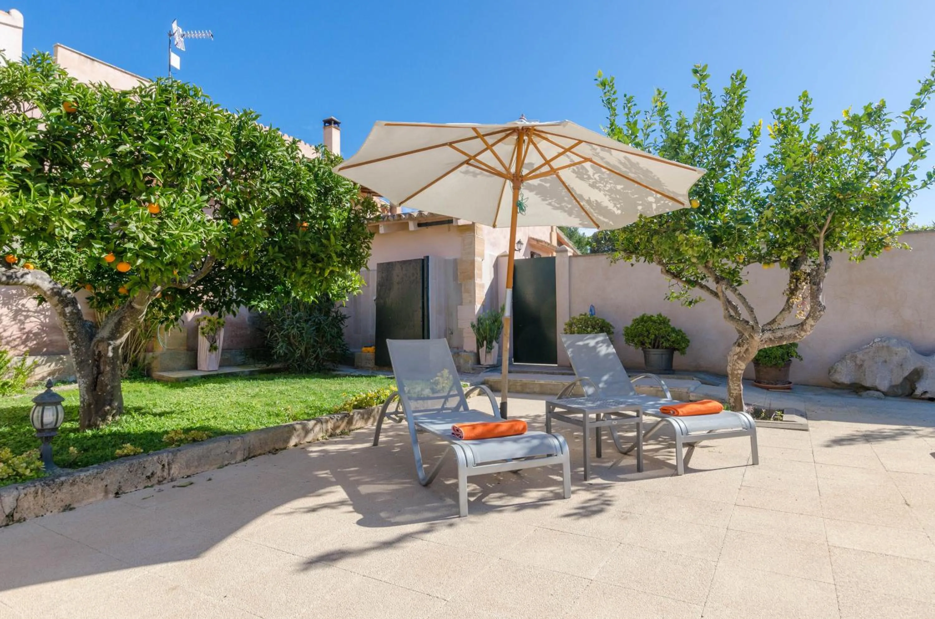 Patio in Pula Viñas