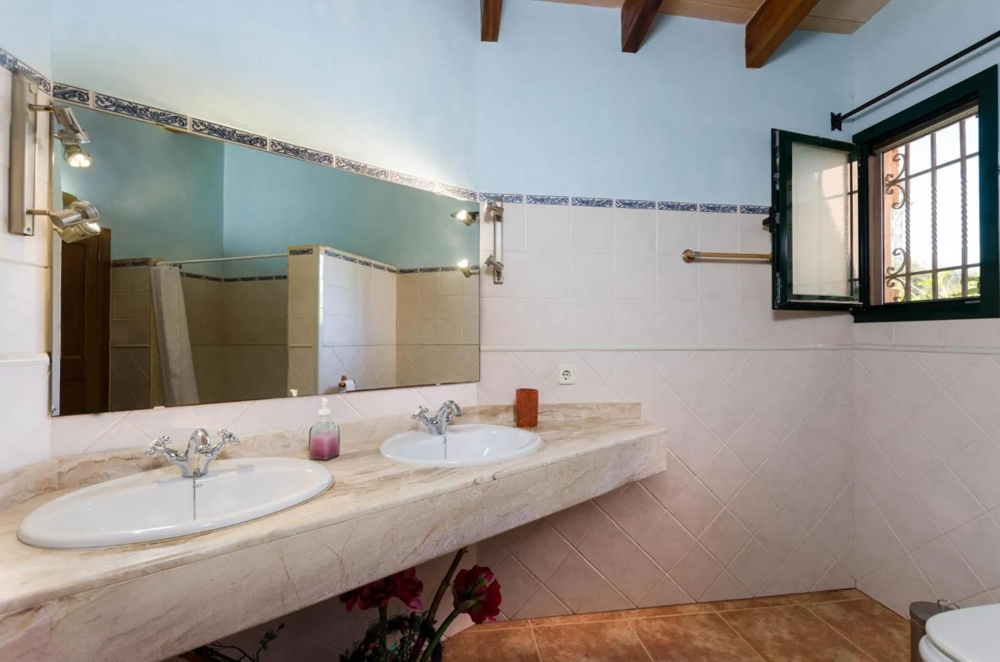 Bathroom in Pula Viñas
