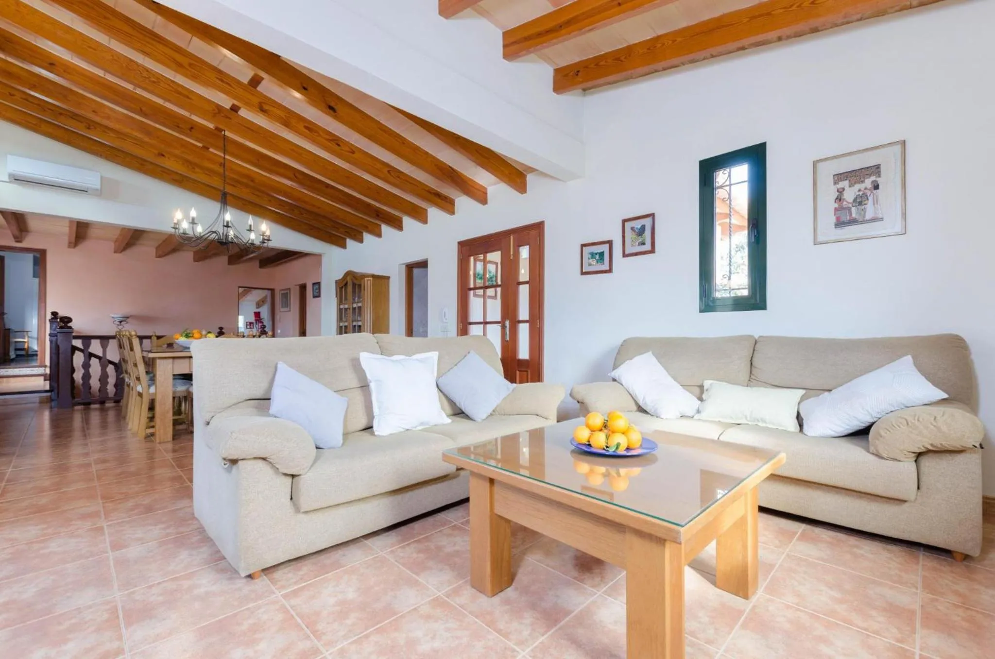 Living room in Pula Viñas