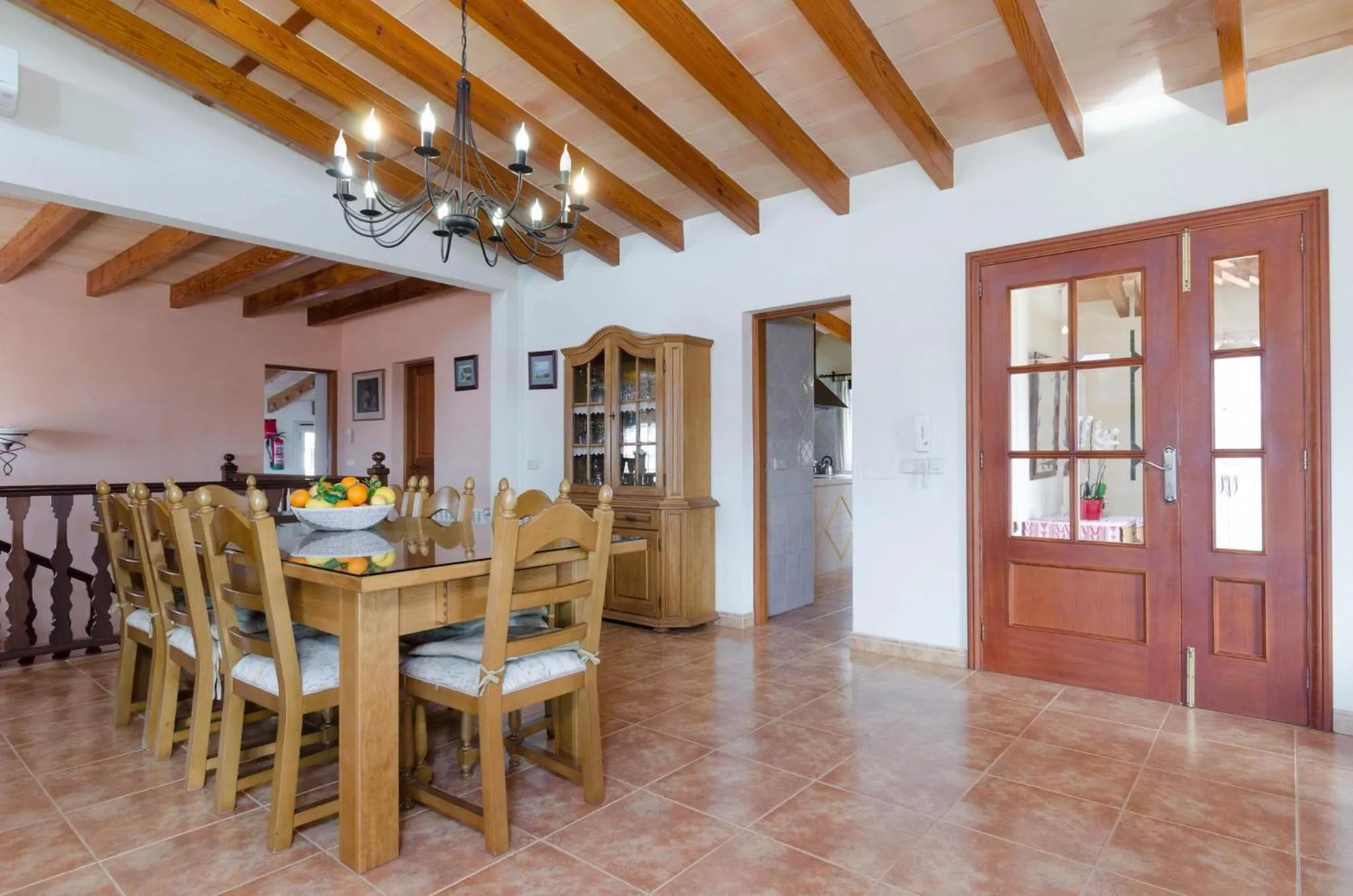 Dining area in Pula Viñas