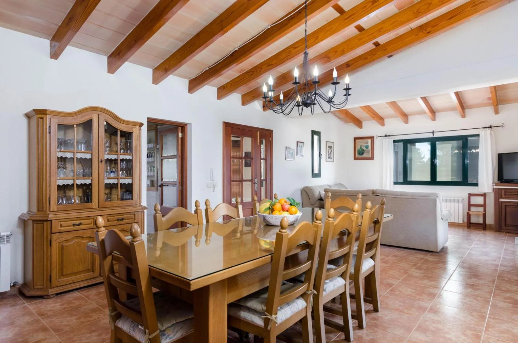Dining area in Pula Viñas