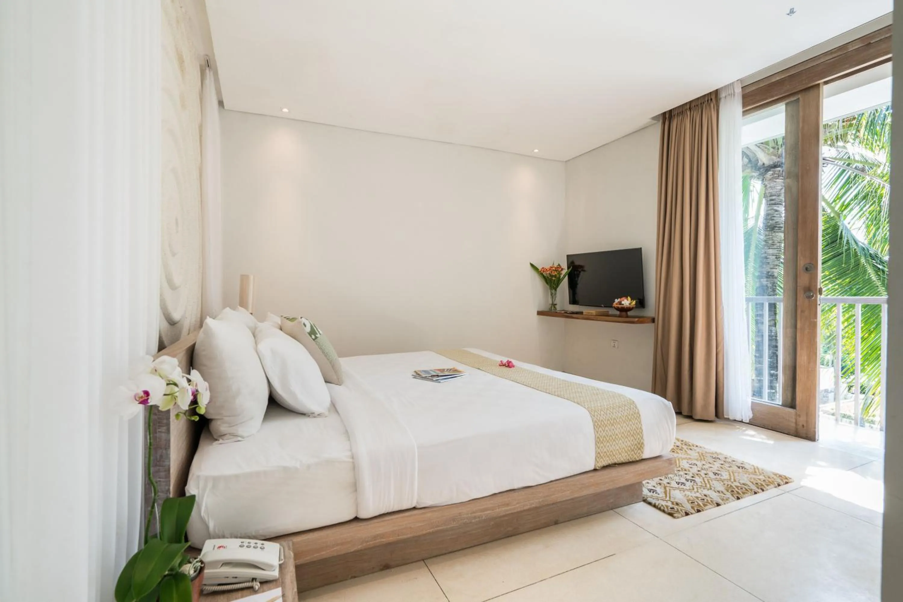 TV and multimedia, Bed in Svarga Resort Lombok