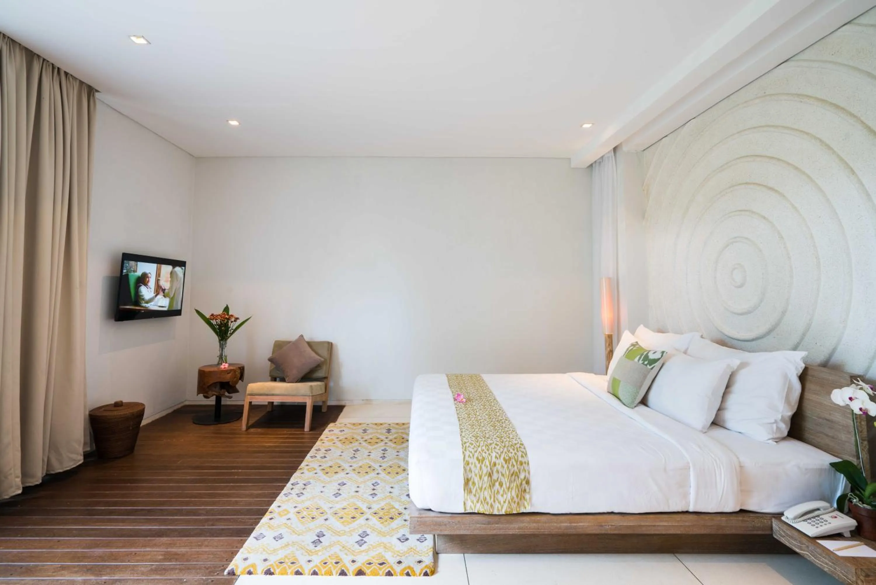 TV and multimedia, Bed in Svarga Resort Lombok