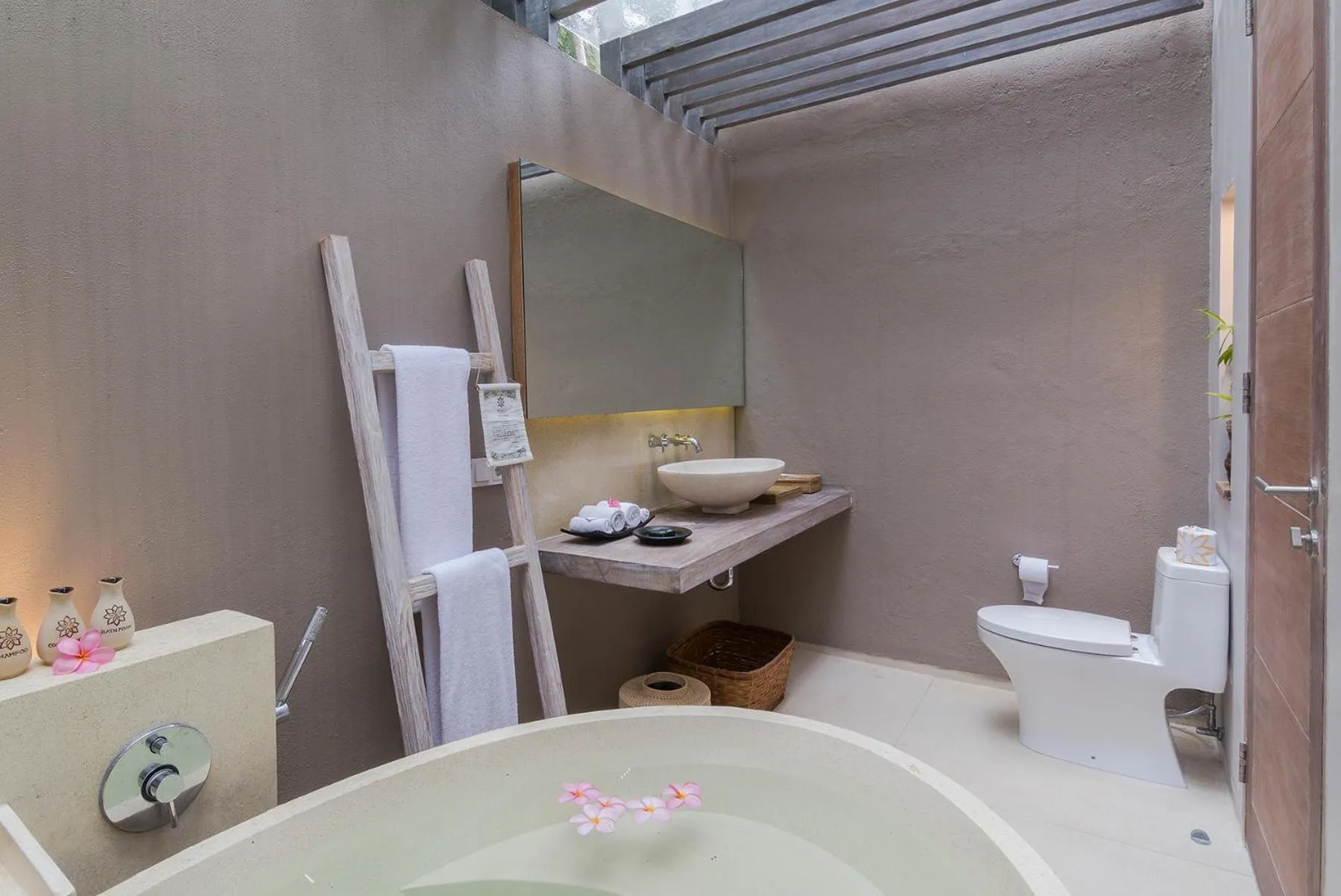 Bathroom in Svarga Resort Lombok