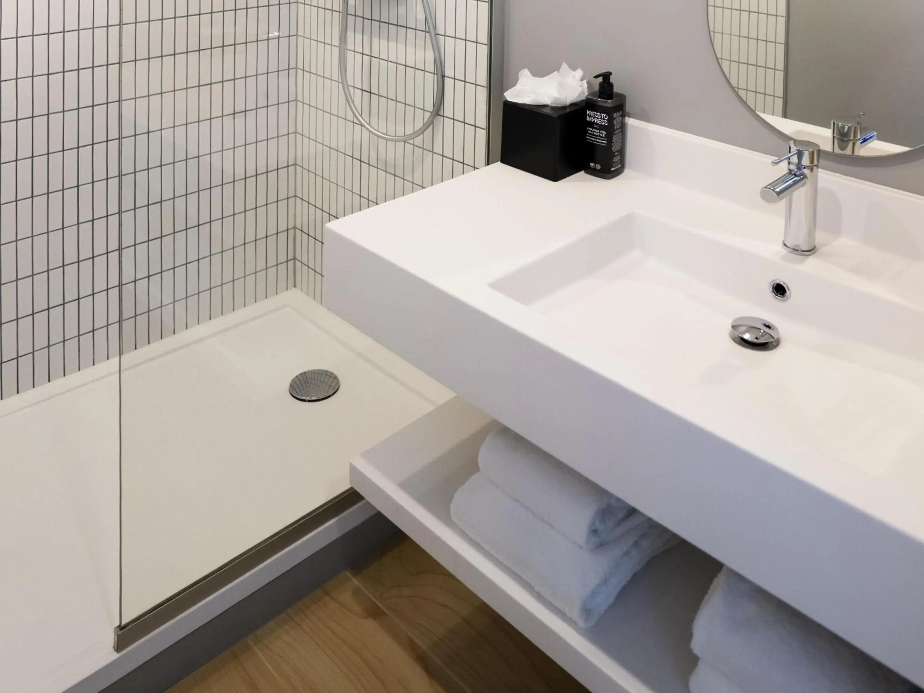 Standard Double Room in ibis Styles Paris Romainville Standard Double Room in ibis Styles Paris Romainville