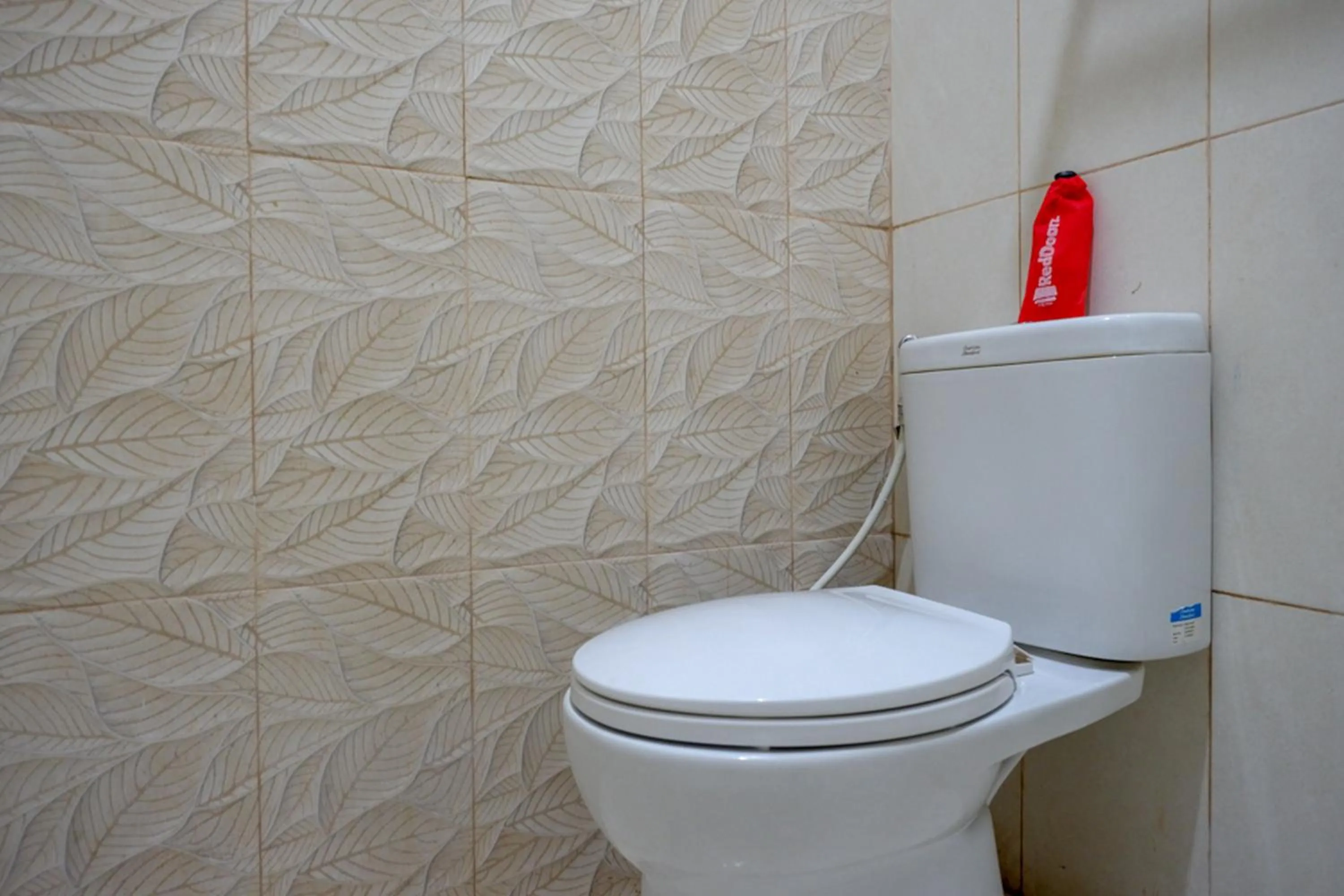 RedDoorz @ Hotel Bumi Palupy