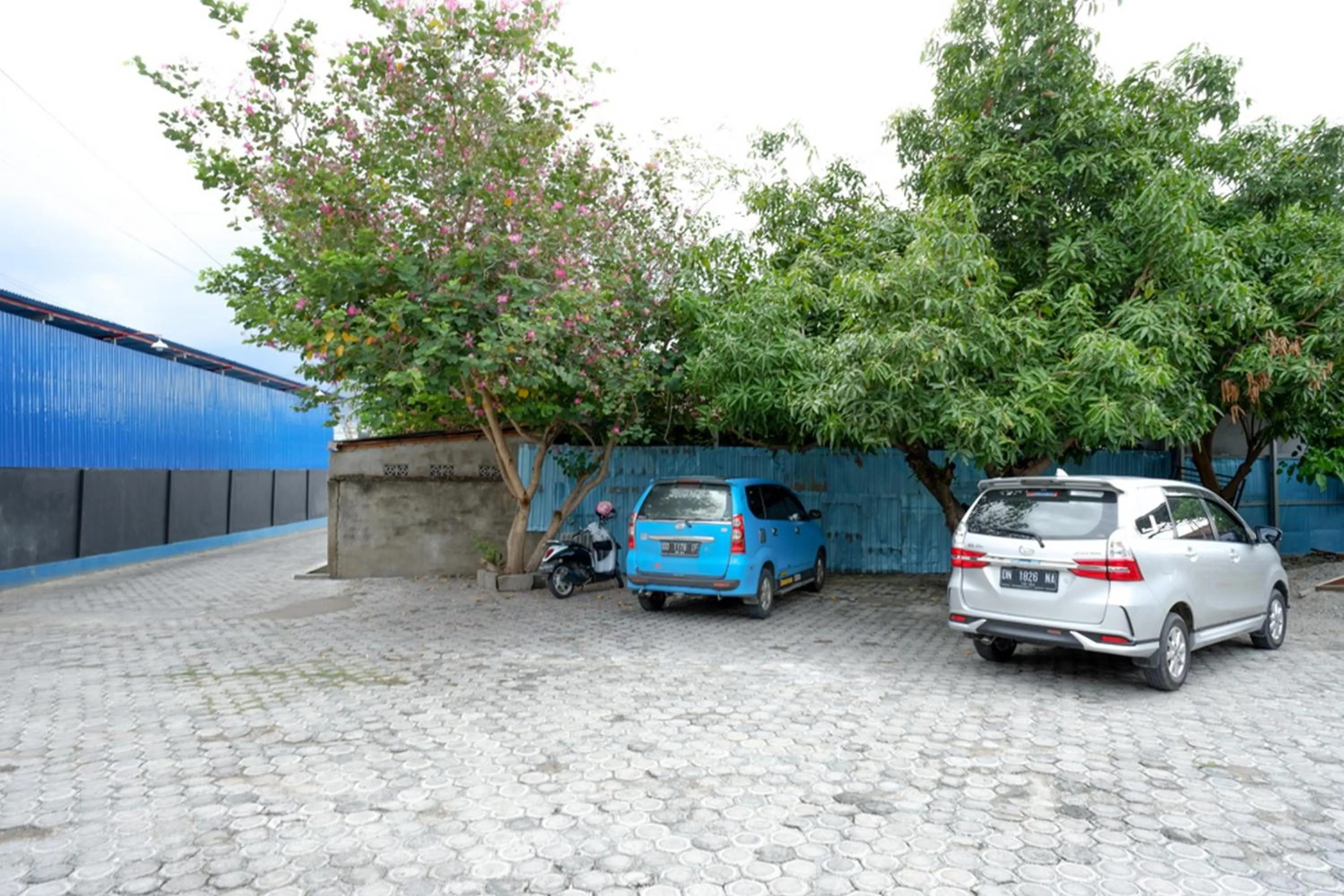 RedDoorz @ Hotel Bumi Palupy