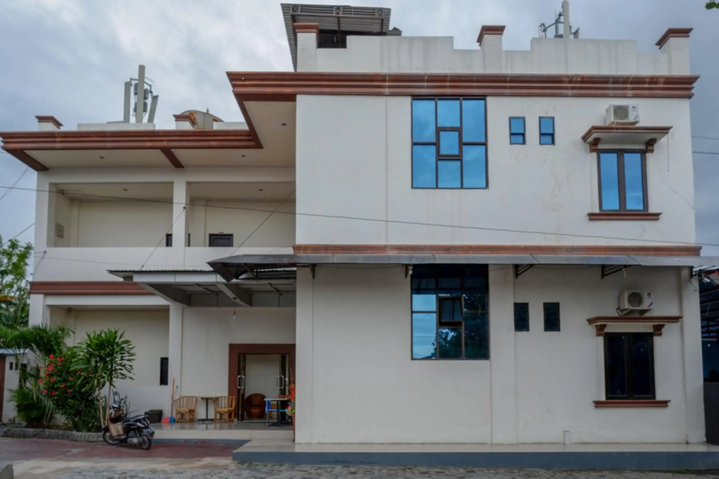 RedDoorz @ Hotel Bumi Palupy RedDoorz @ Hotel Bumi Palupy