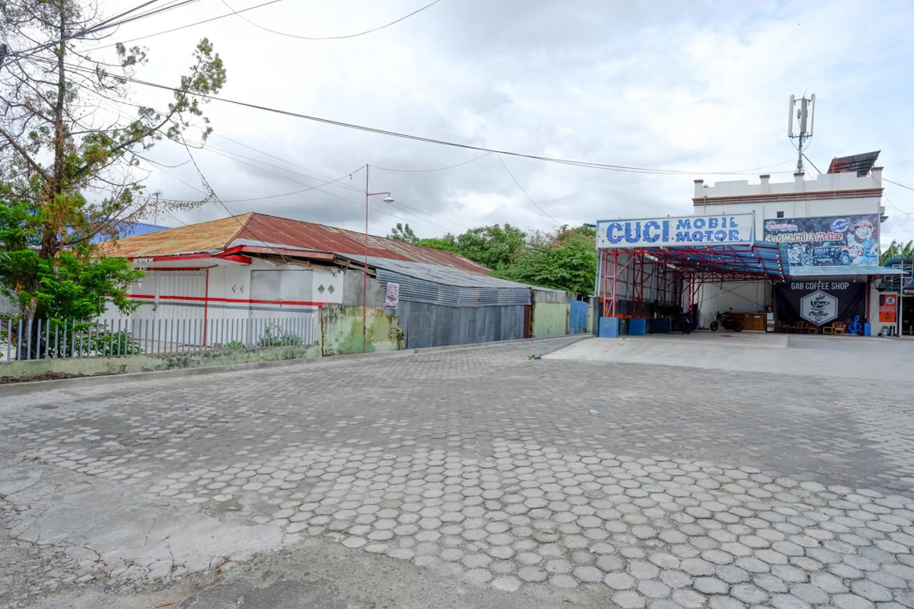 RedDoorz @ Hotel Bumi Palupy