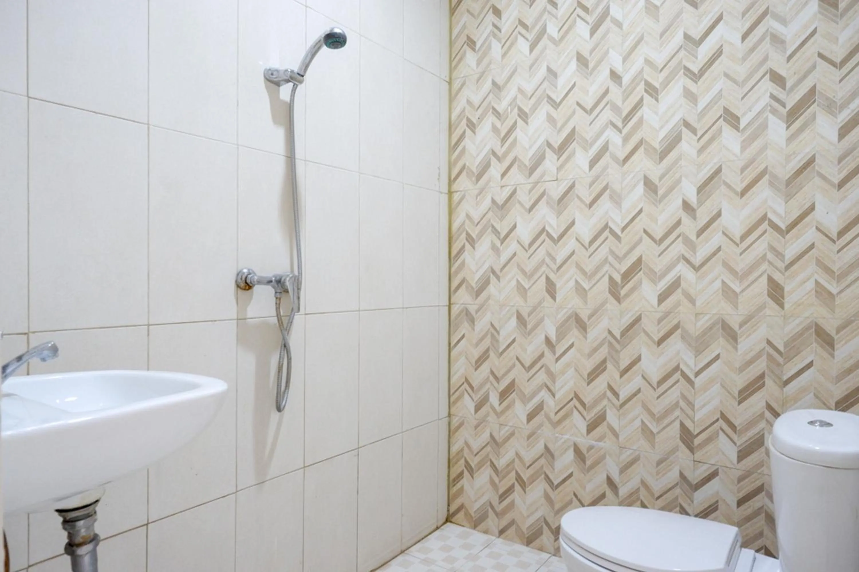 RedDoorz @ Hotel Bumi Palupy