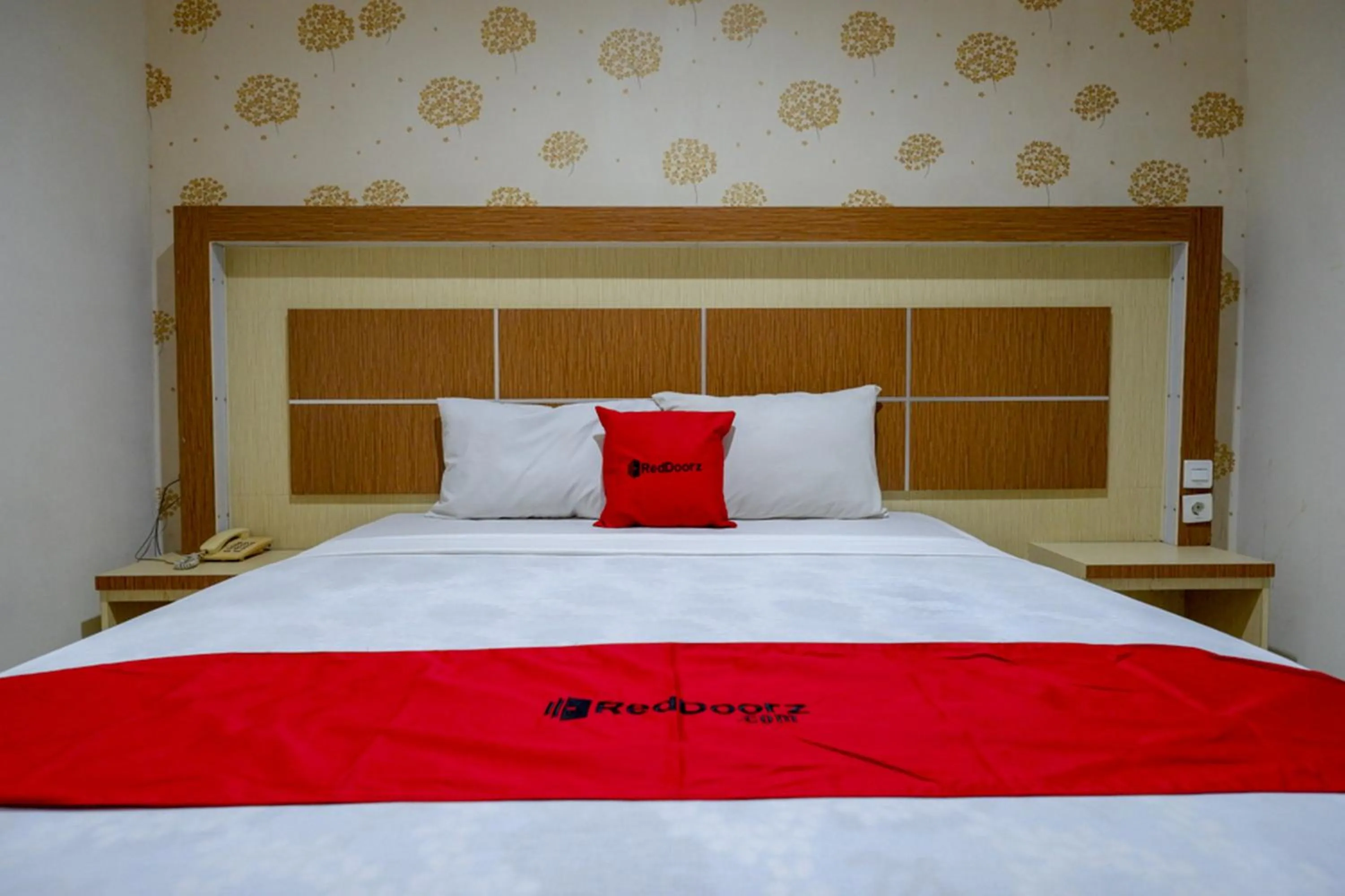 Bed in RedDoorz @ Hotel Bumi Palupy