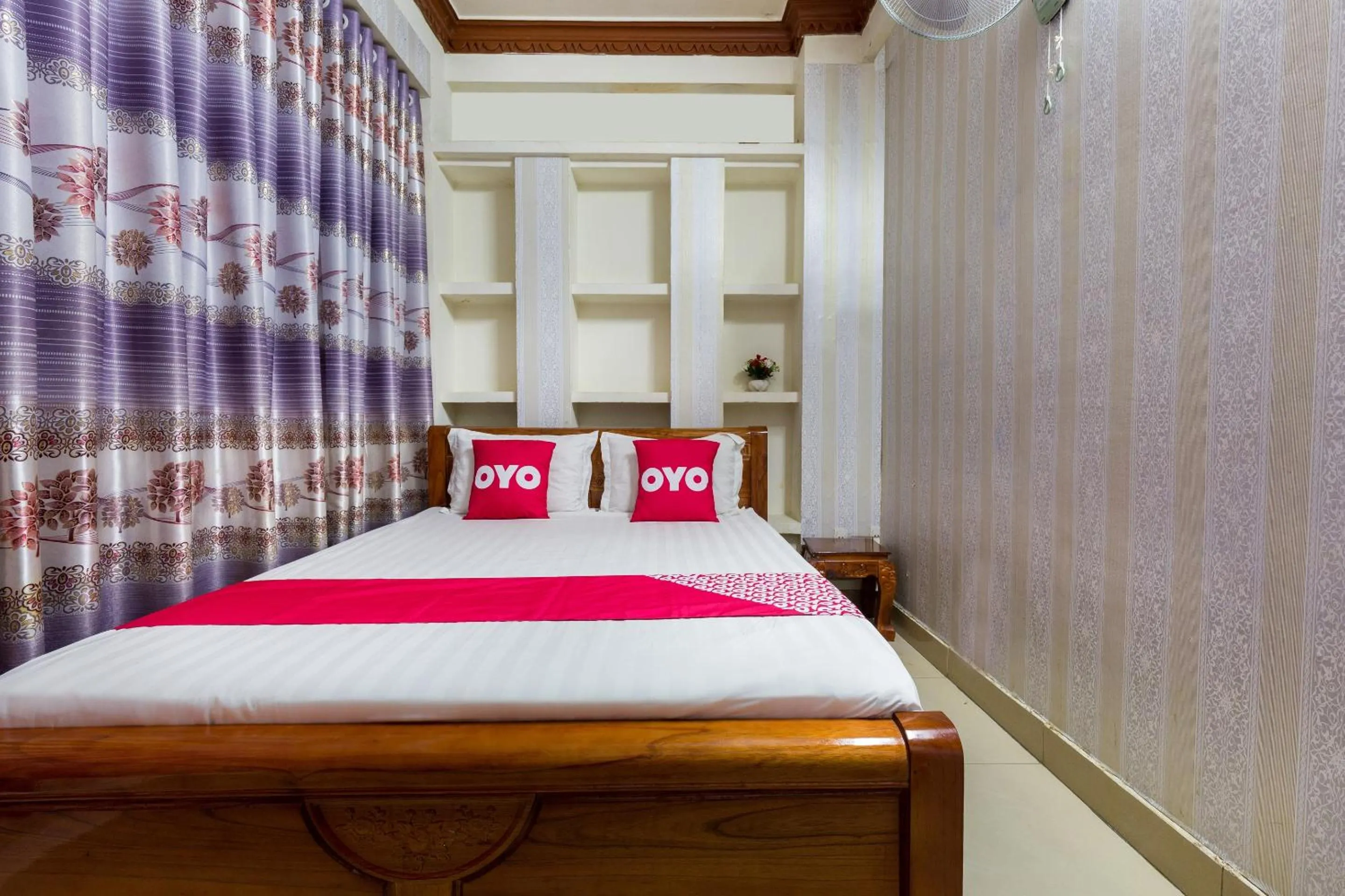 Bedroom, Bed in Van Anh Hotel