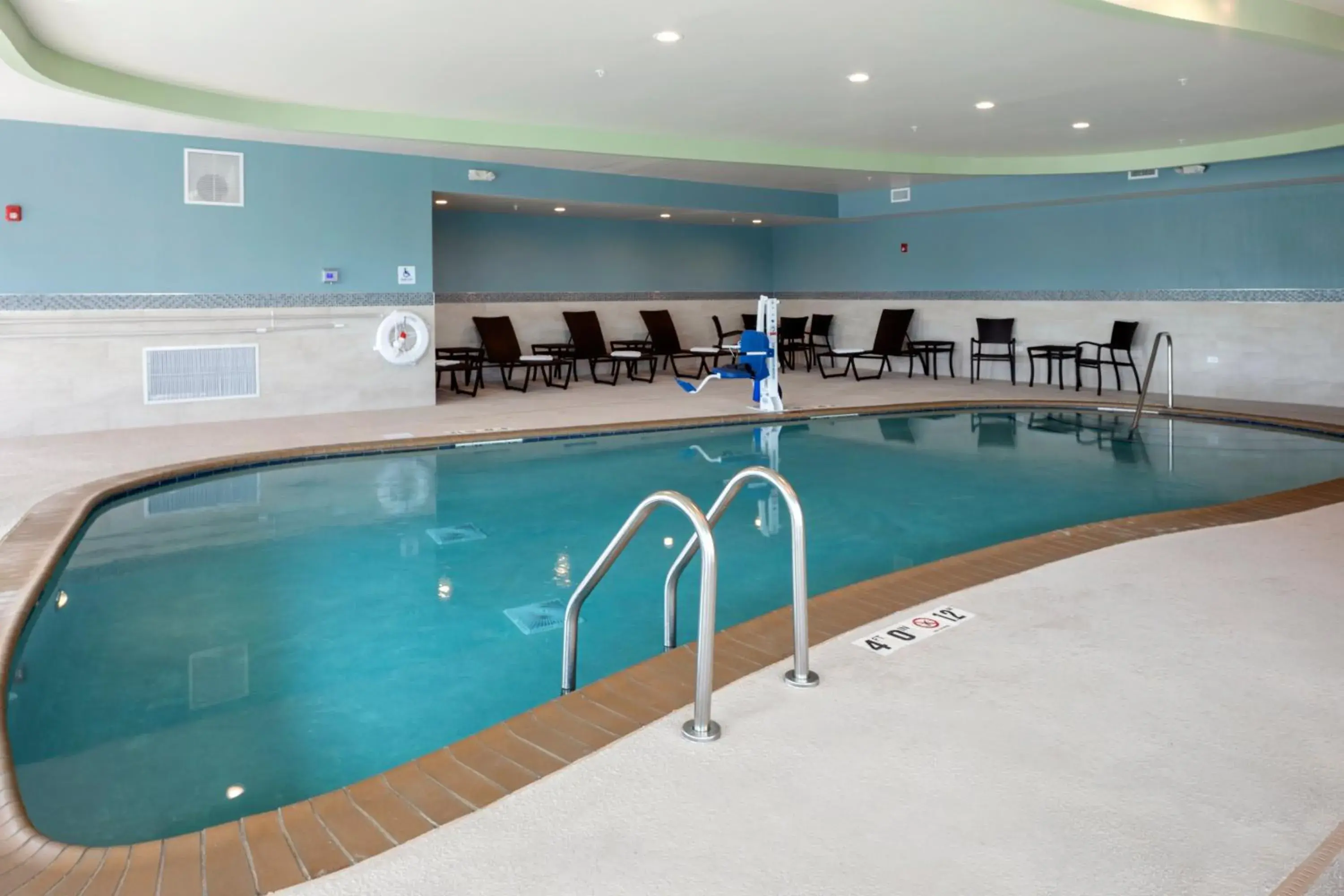 Swimming pool in Holiday Inn Express & Suites - Bourbonnais East - Bradley by IHG Swimming pool in Holiday Inn Express & Suites - Bourbonnais East - Bradley by IHG