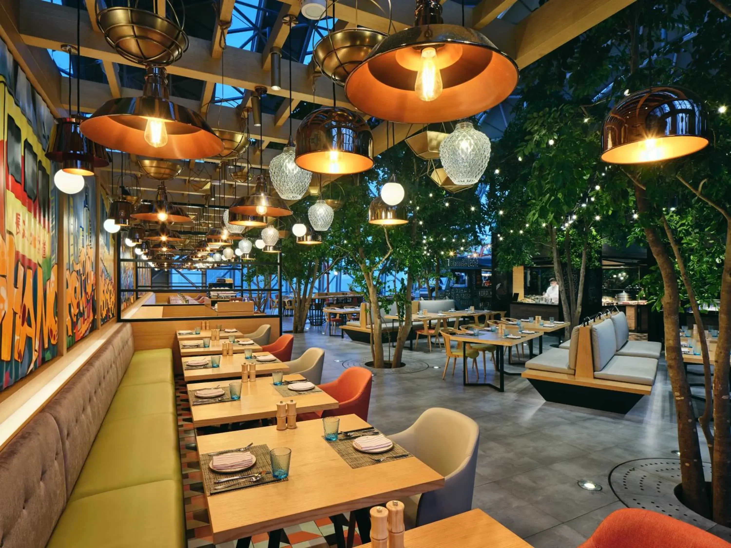 Restaurant/places to eat in InterContinental Chongqing Raffles City by IHG Restaurant/places to eat in InterContinental Chongqing Raffles City by IHG