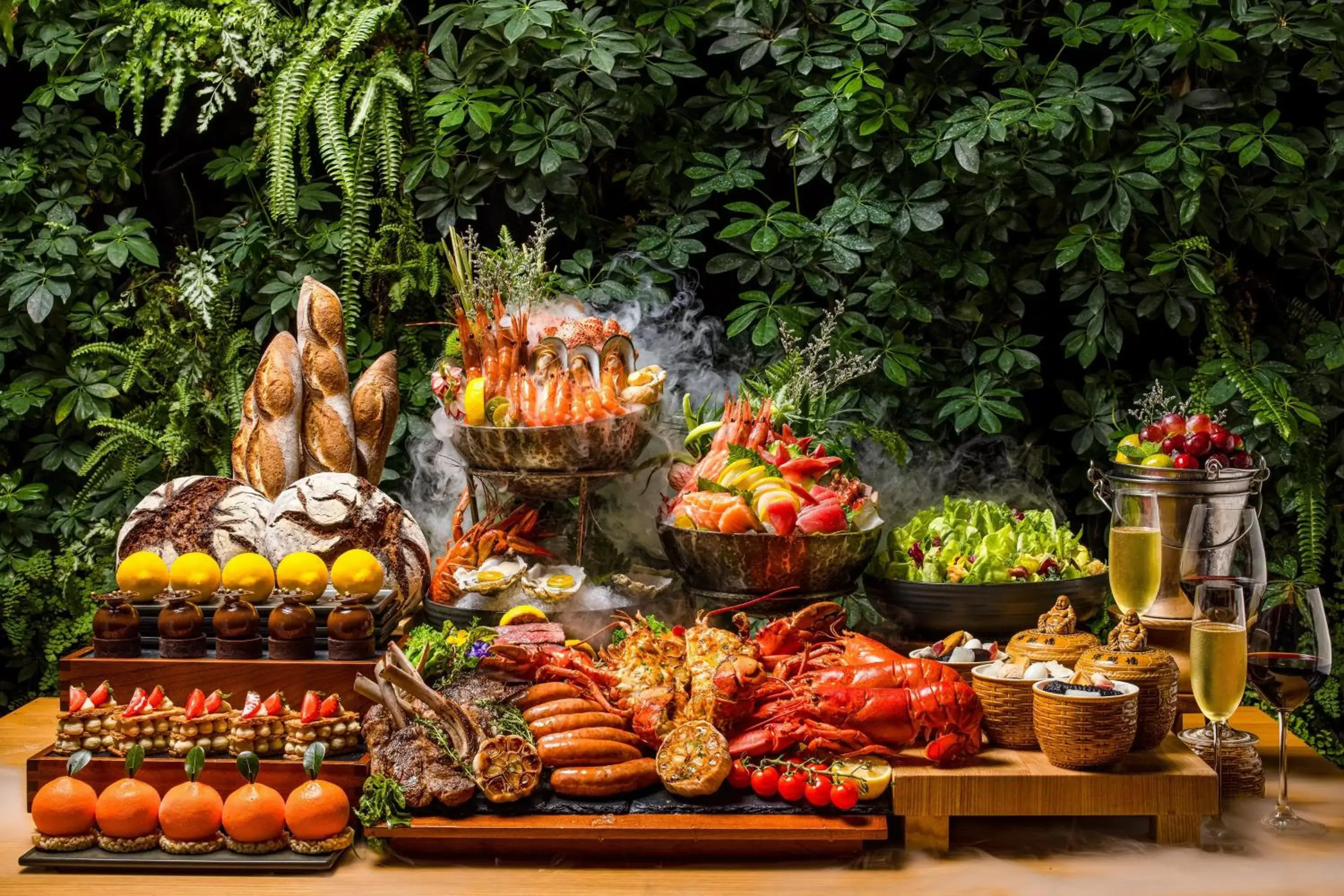 Restaurant/places to eat in InterContinental Chongqing Raffles City by IHG Restaurant/places to eat in InterContinental Chongqing Raffles City by IHG