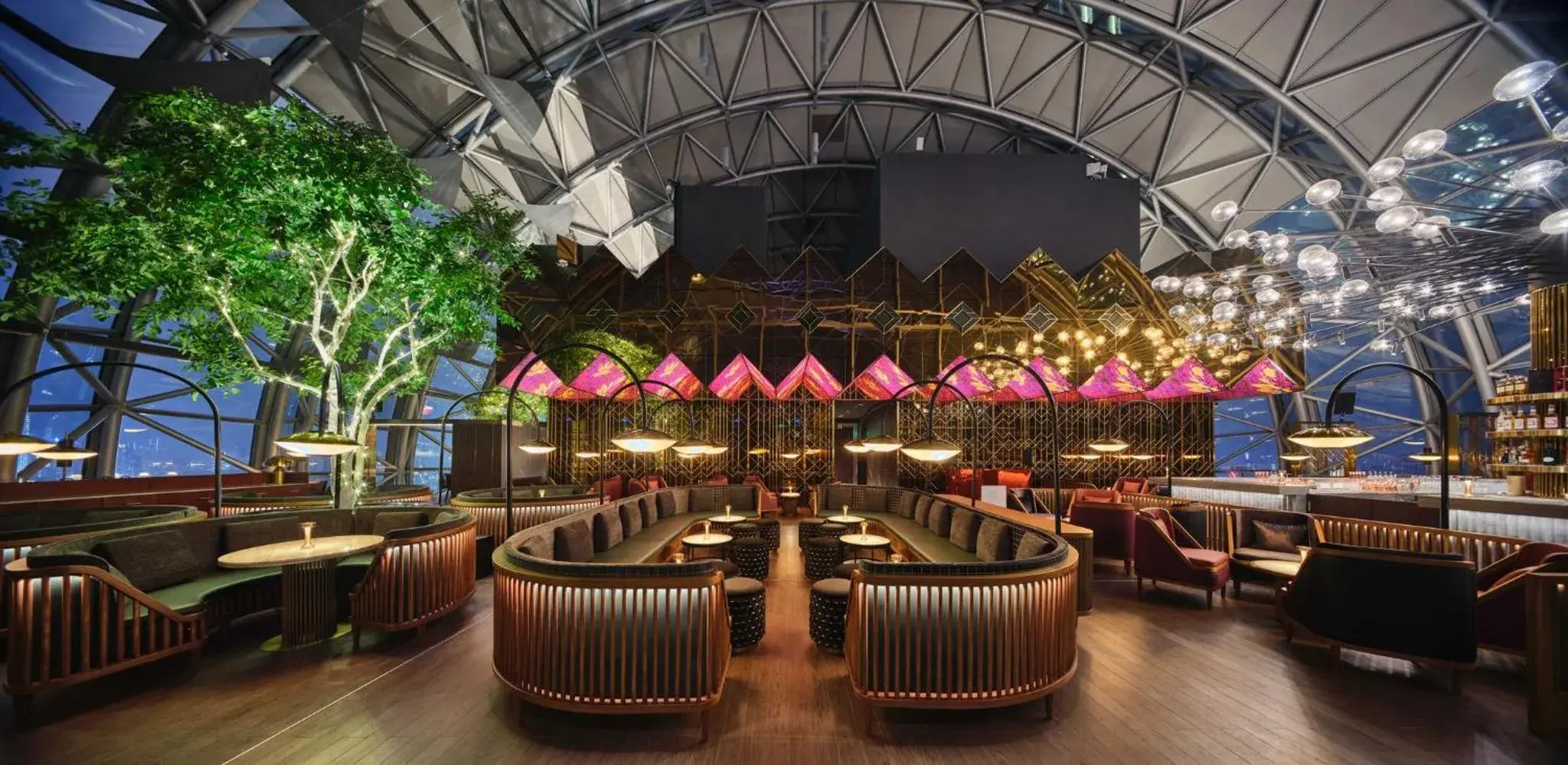 Lounge or bar in InterContinental Chongqing Raffles City by IHG Lounge or bar in InterContinental Chongqing Raffles City by IHG