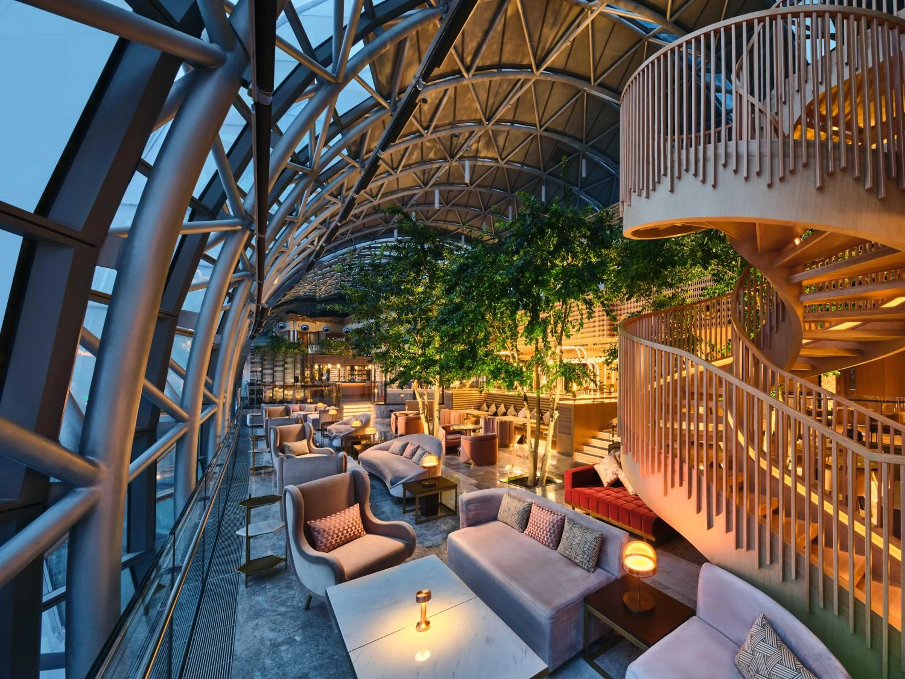 Lounge or bar in InterContinental Chongqing Raffles City by IHG