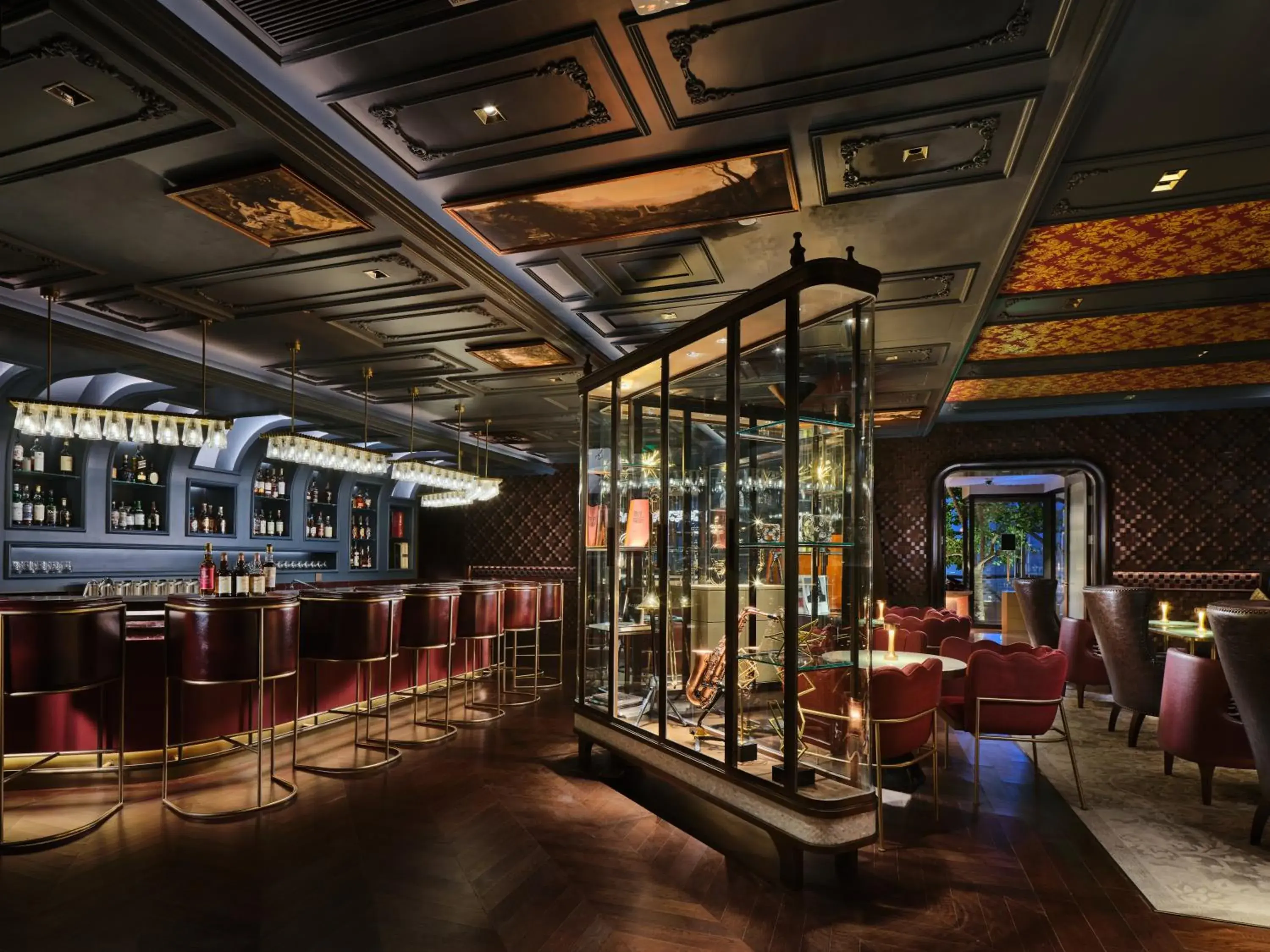 Lounge or bar in InterContinental Chongqing Raffles City by IHG Lounge or bar in InterContinental Chongqing Raffles City by IHG