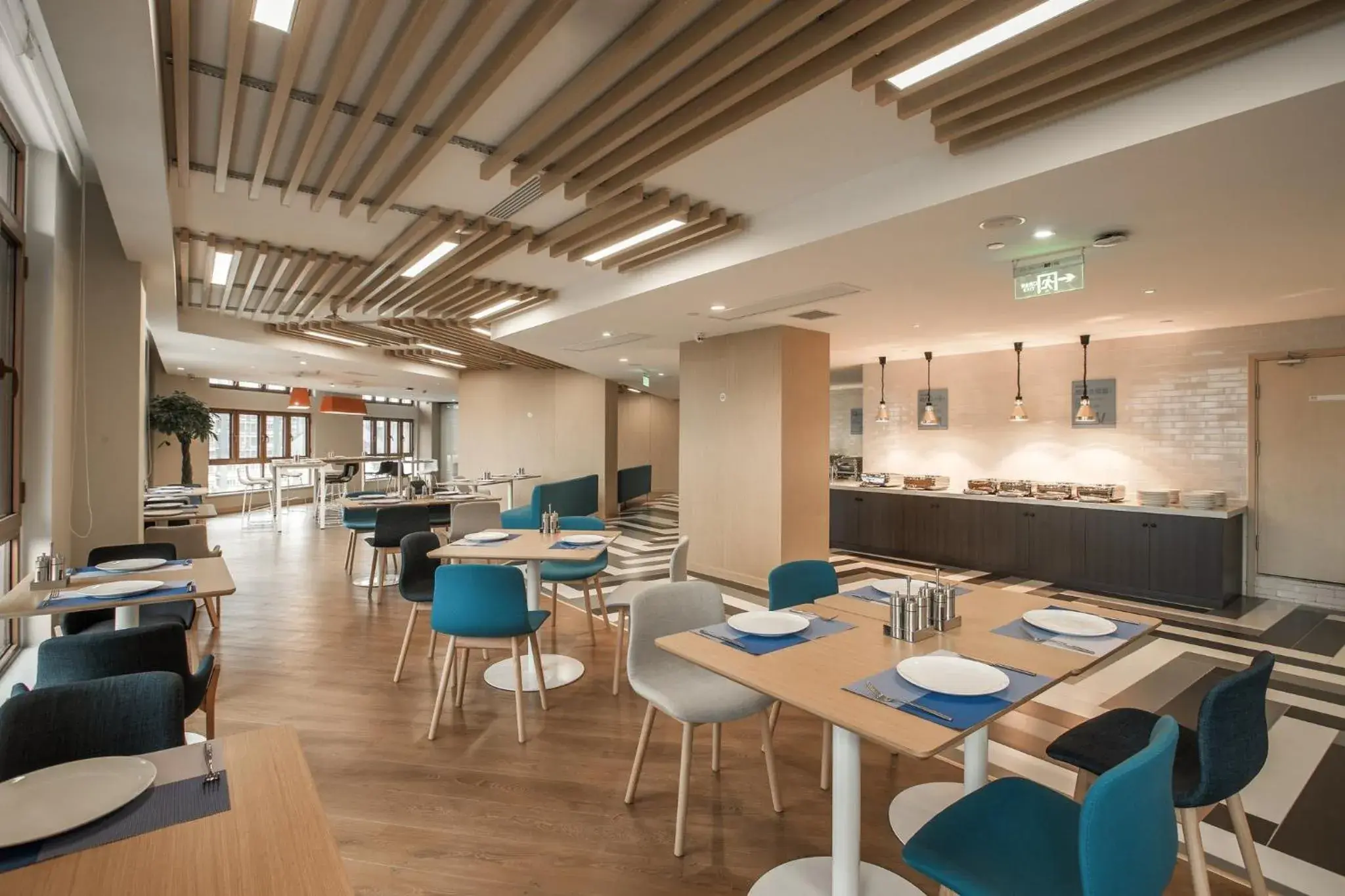 Restaurant/places to eat in Holiday Inn Express Zhangjiagang Free Trade Zone by IHG Restaurant/places to eat in Holiday Inn Express Zhangjiagang Free Trade Zone by IHG