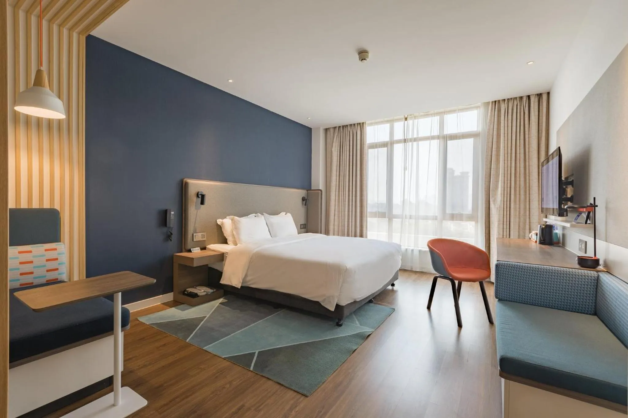 Photo of the whole room, Bed in Holiday Inn Express Zhangjiagang Free Trade Zone by IHG