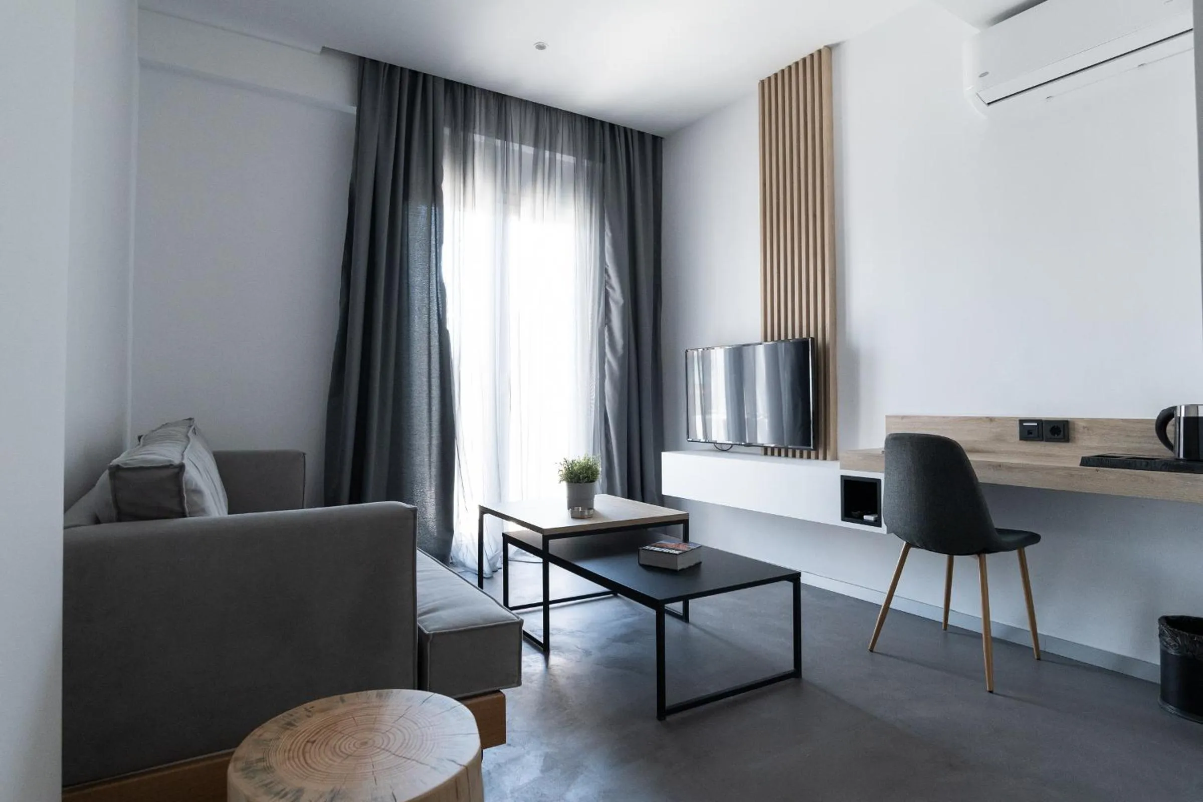 Seating area in White 9