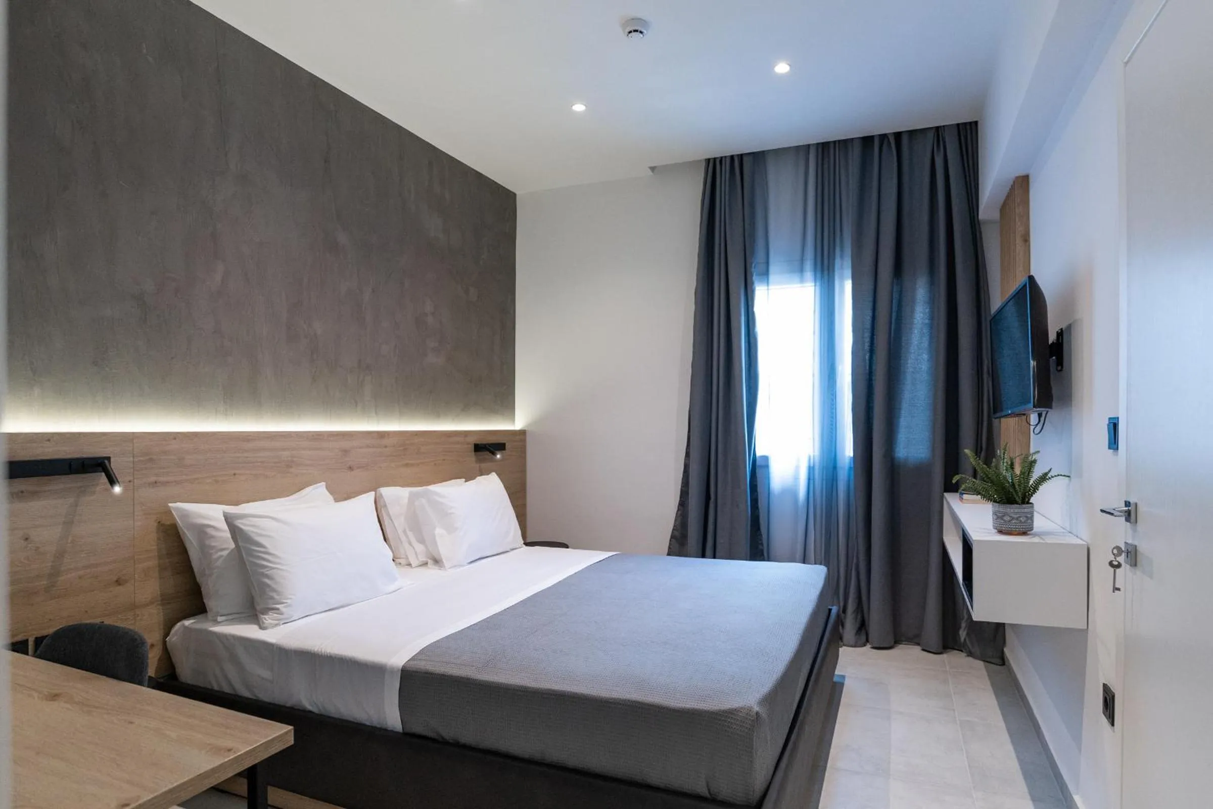 Bedroom, Bed in White 9