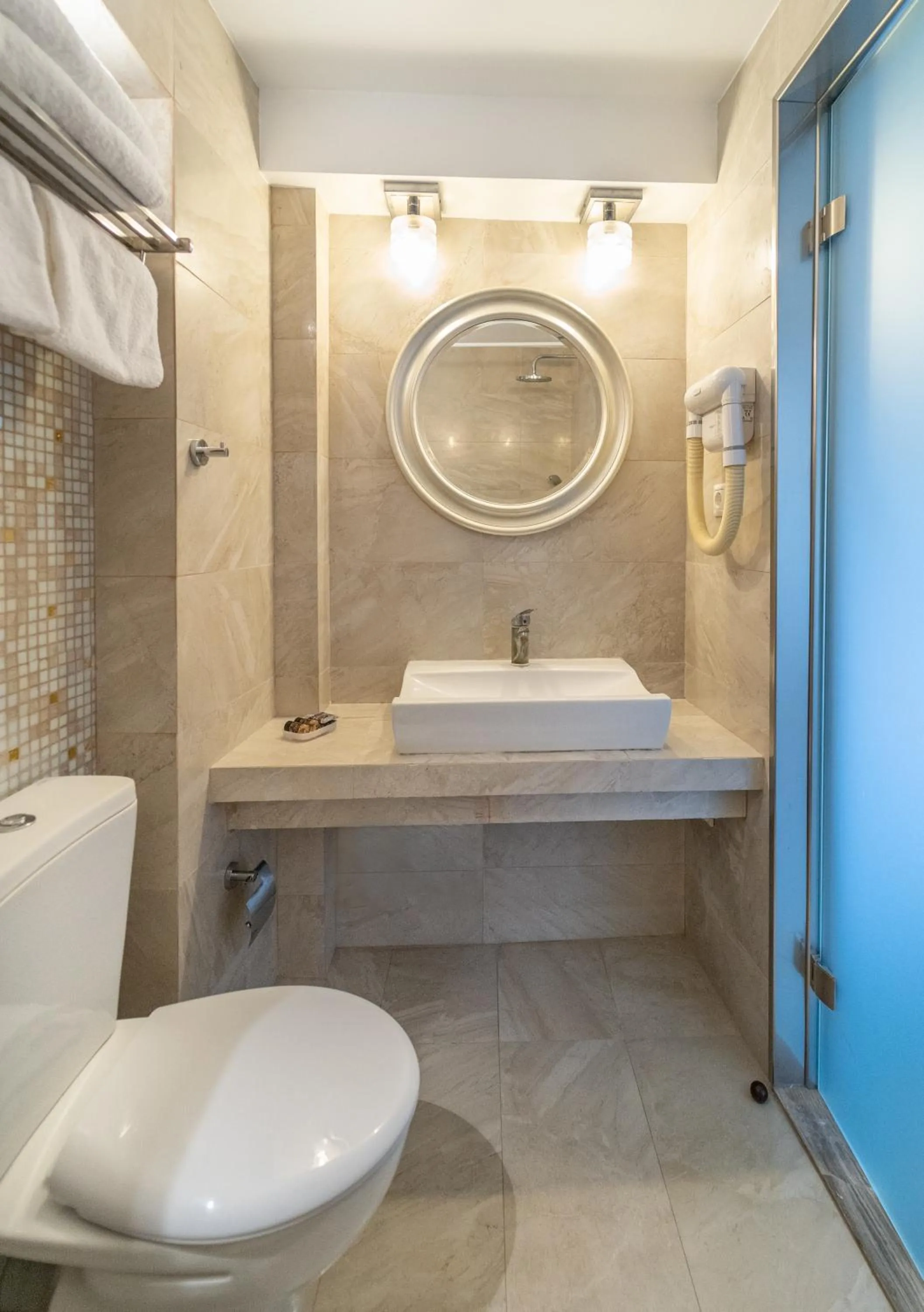 Bathroom in Karalis City Hotel