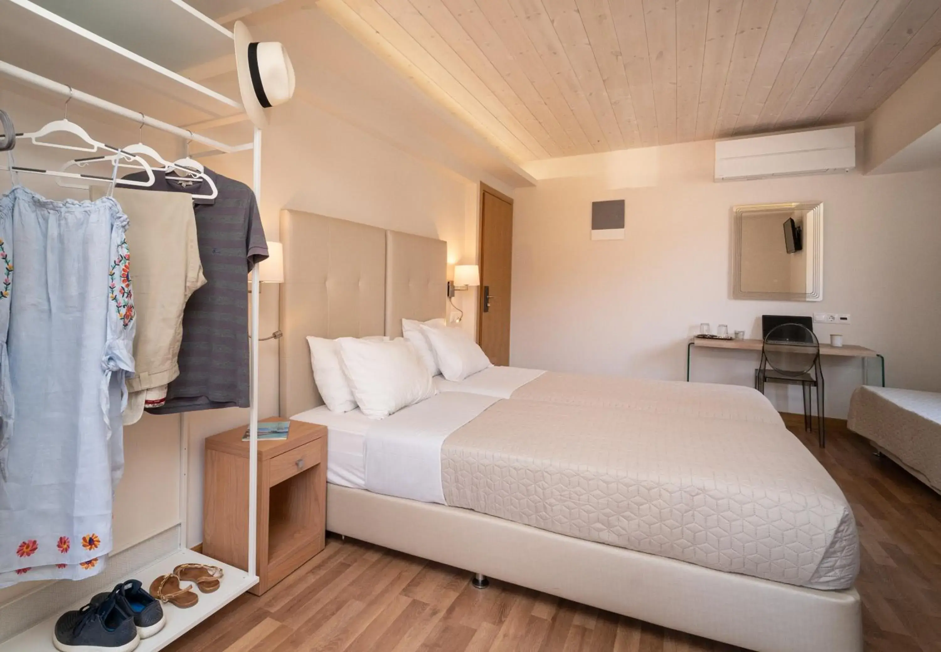 Economy Double Room in Karalis City Hotel Economy Double Room in Karalis City Hotel