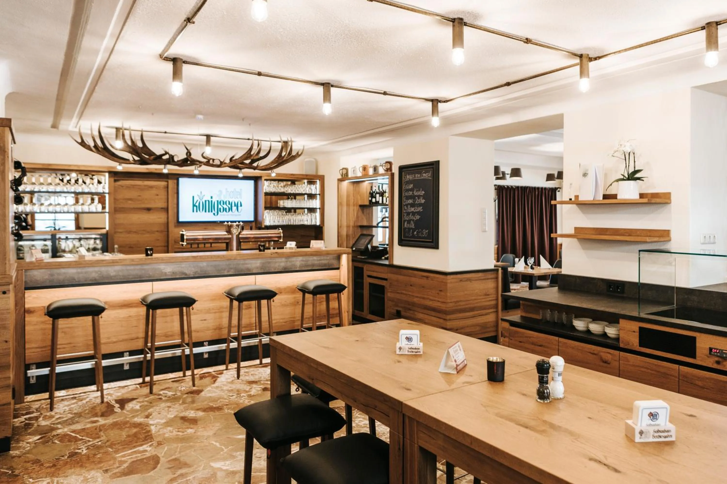 Restaurant/places to eat in Hotel Königssee