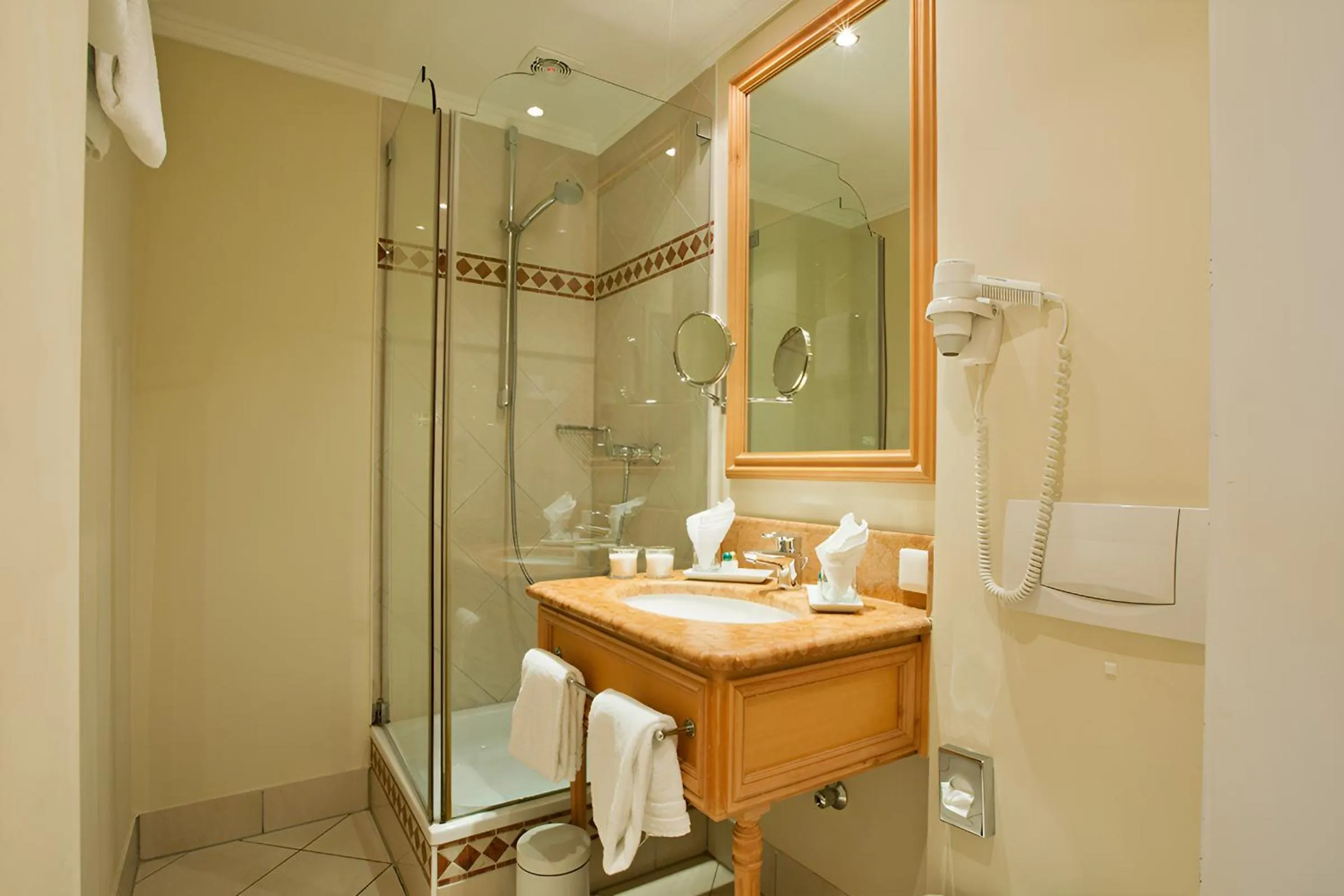 Bathroom in Central-Hotel Kaiserhof