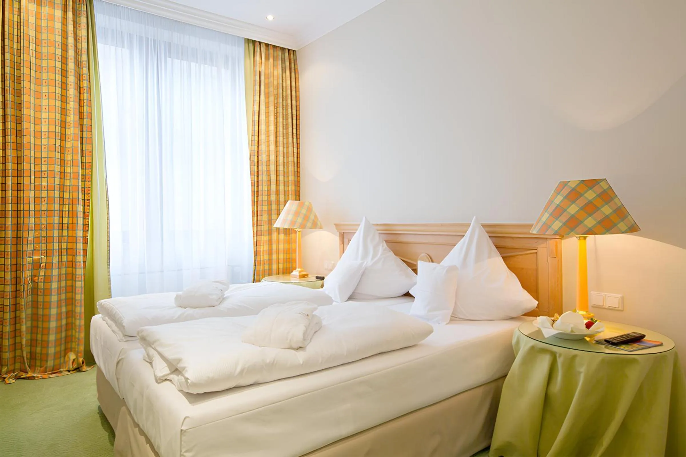 Bed in Central-Hotel Kaiserhof