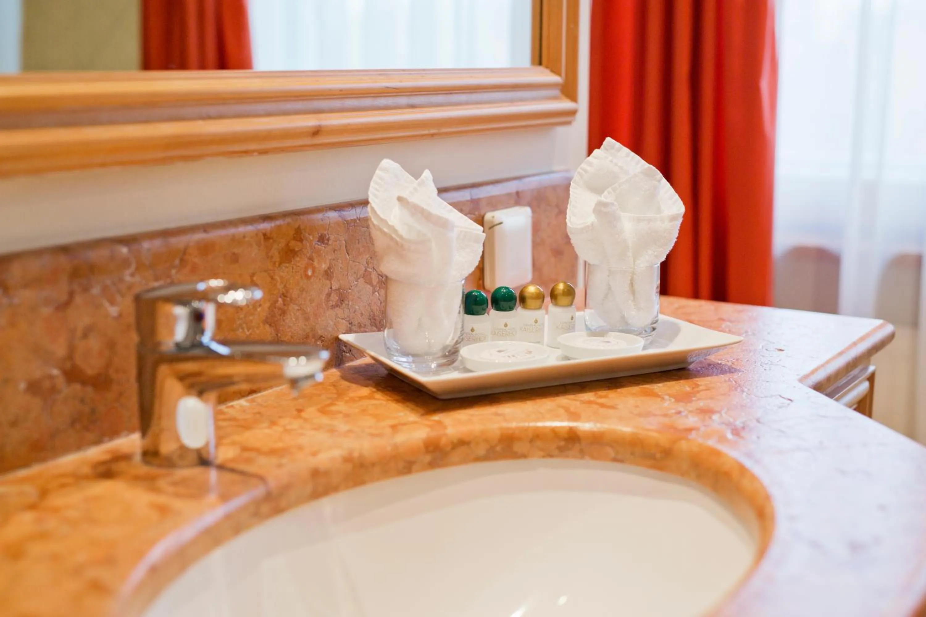 Bathroom in Central-Hotel Kaiserhof
