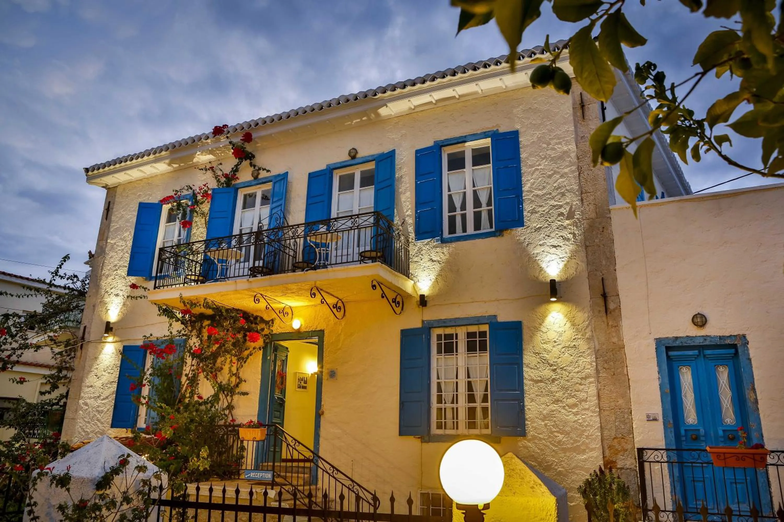 Property building in Galaxa Mansion