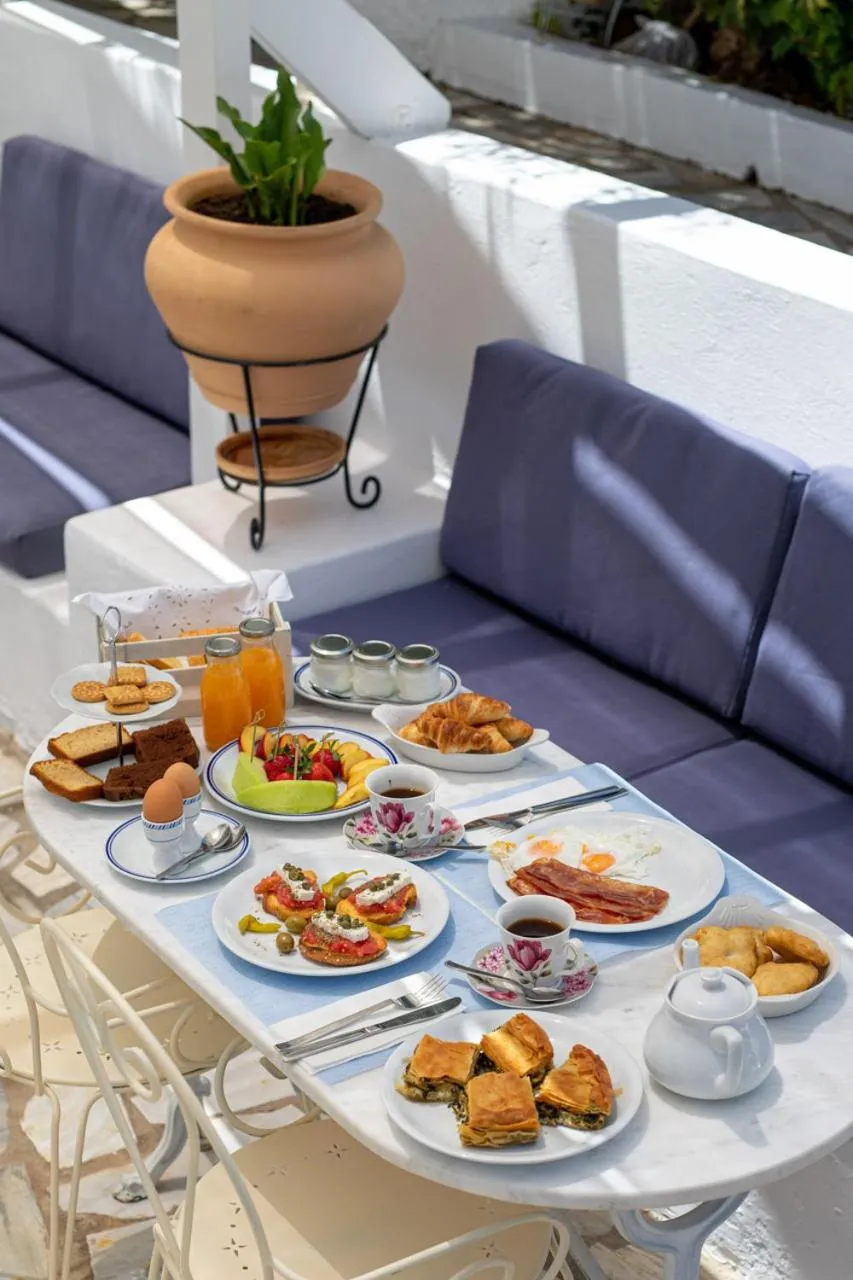 Breakfast in Galaxa Mansion