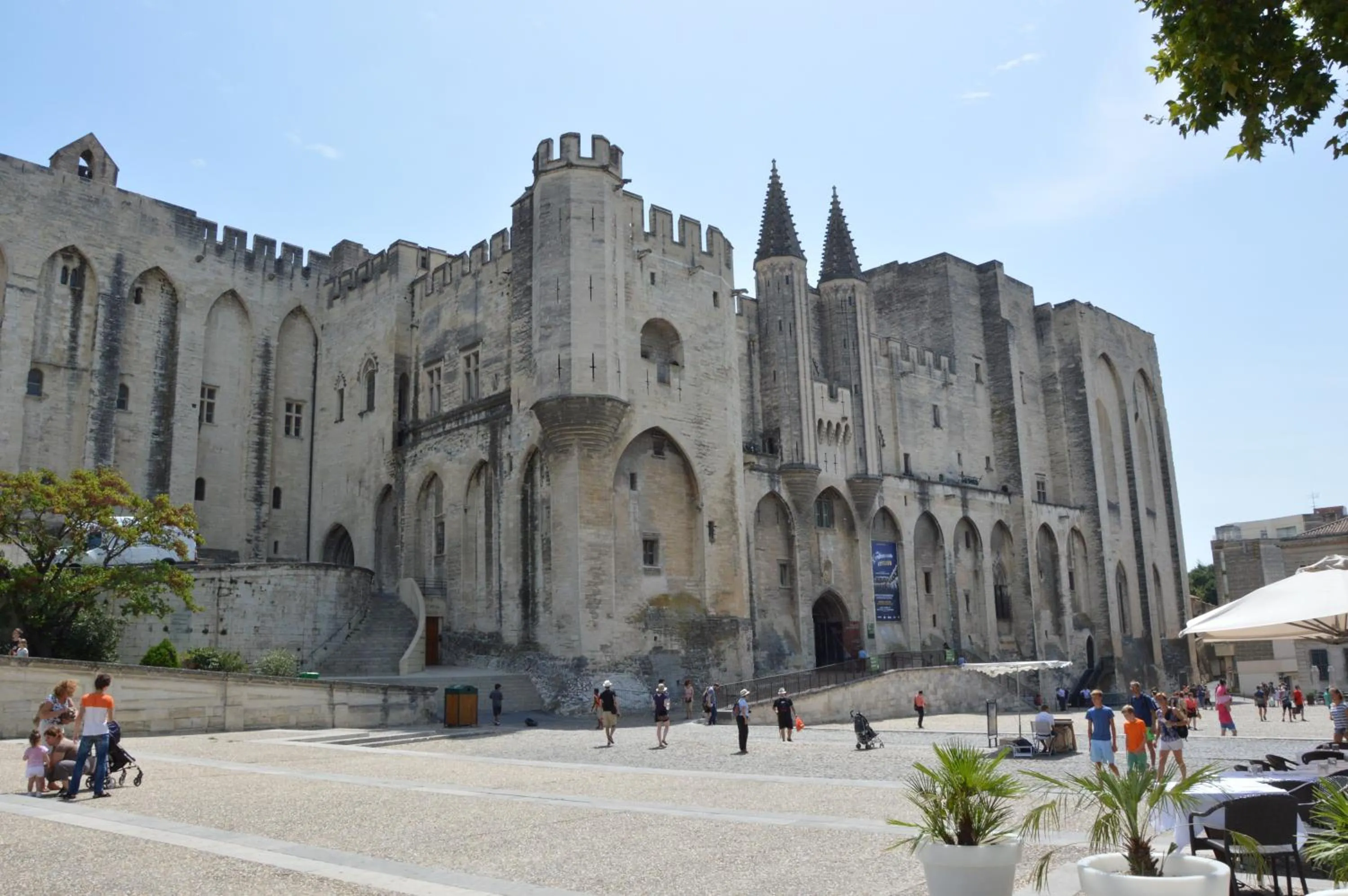 Nearby landmark in La Dentellière