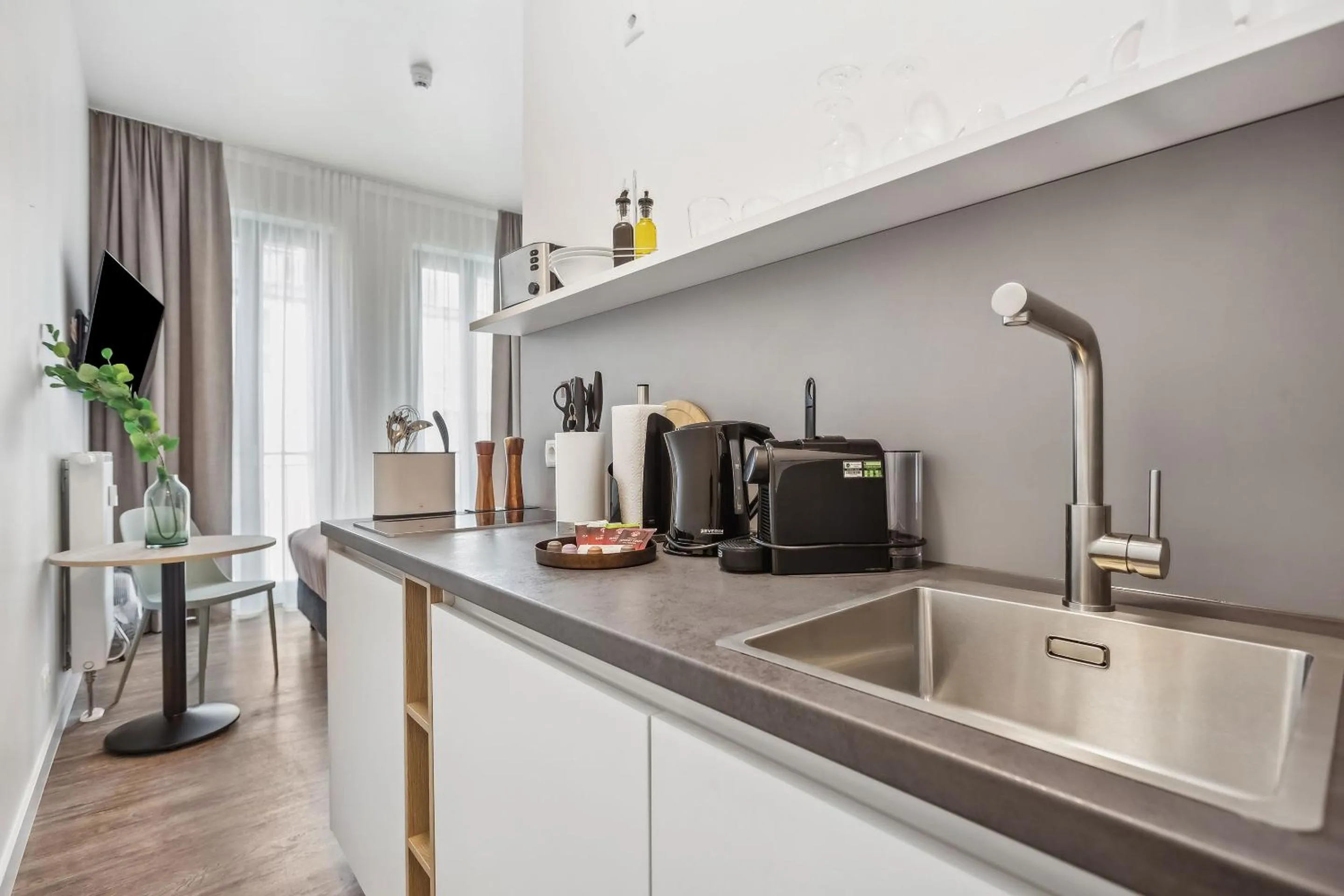 Coffee/tea facilities in Limehome Leipzig Am Brühl