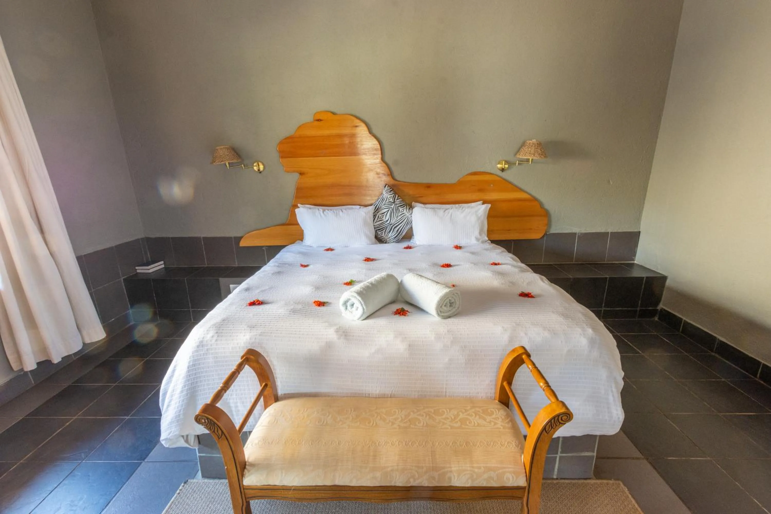 Family Suite with Private Pool - single occupancy in Lions Rock Rapids - Lodge