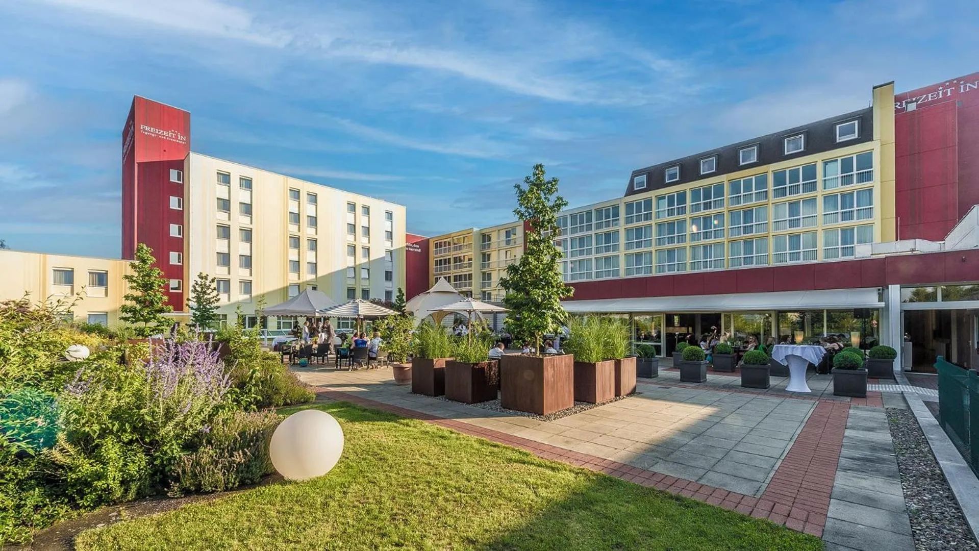 Property building in Hotel FREIZEIT IN