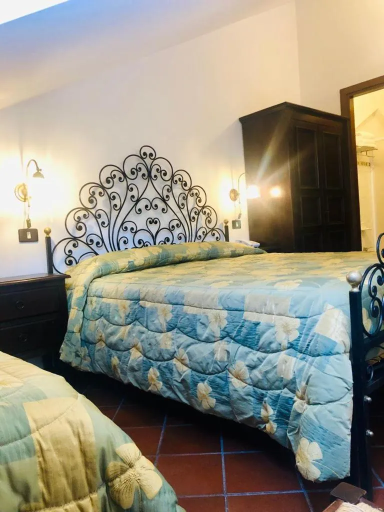 Bed in Hotel Bucaneve