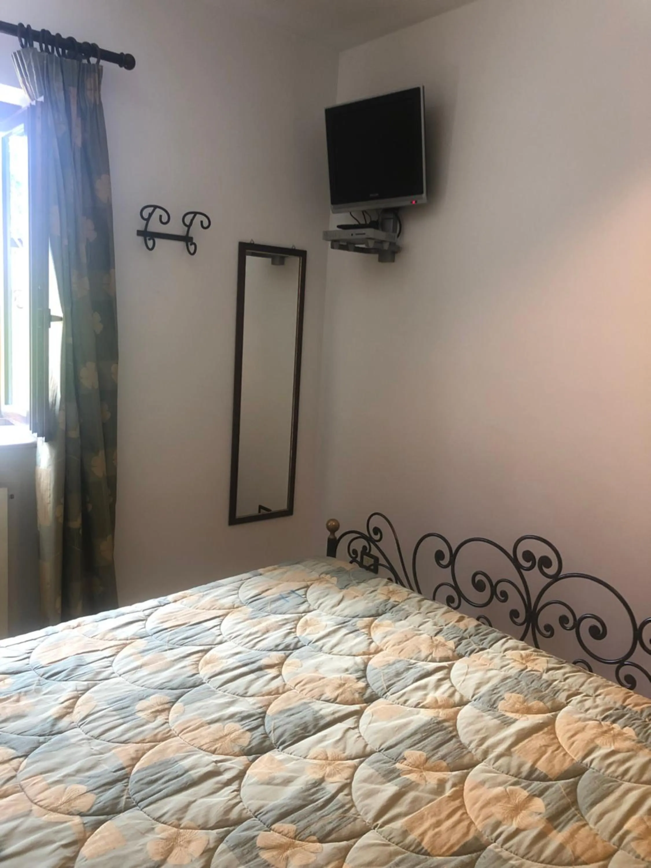 Bed in Hotel Bucaneve