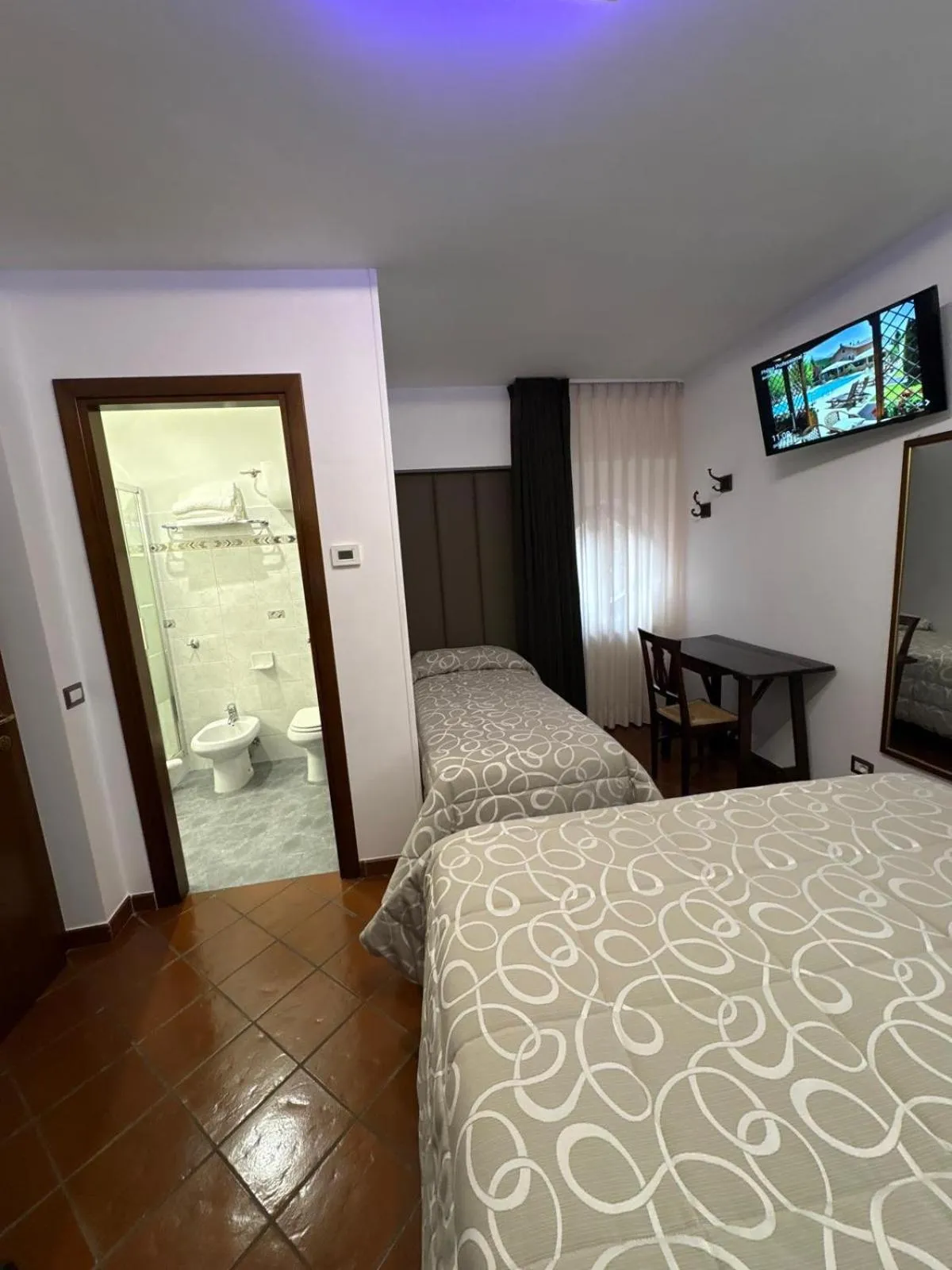 Bed in Hotel Bucaneve