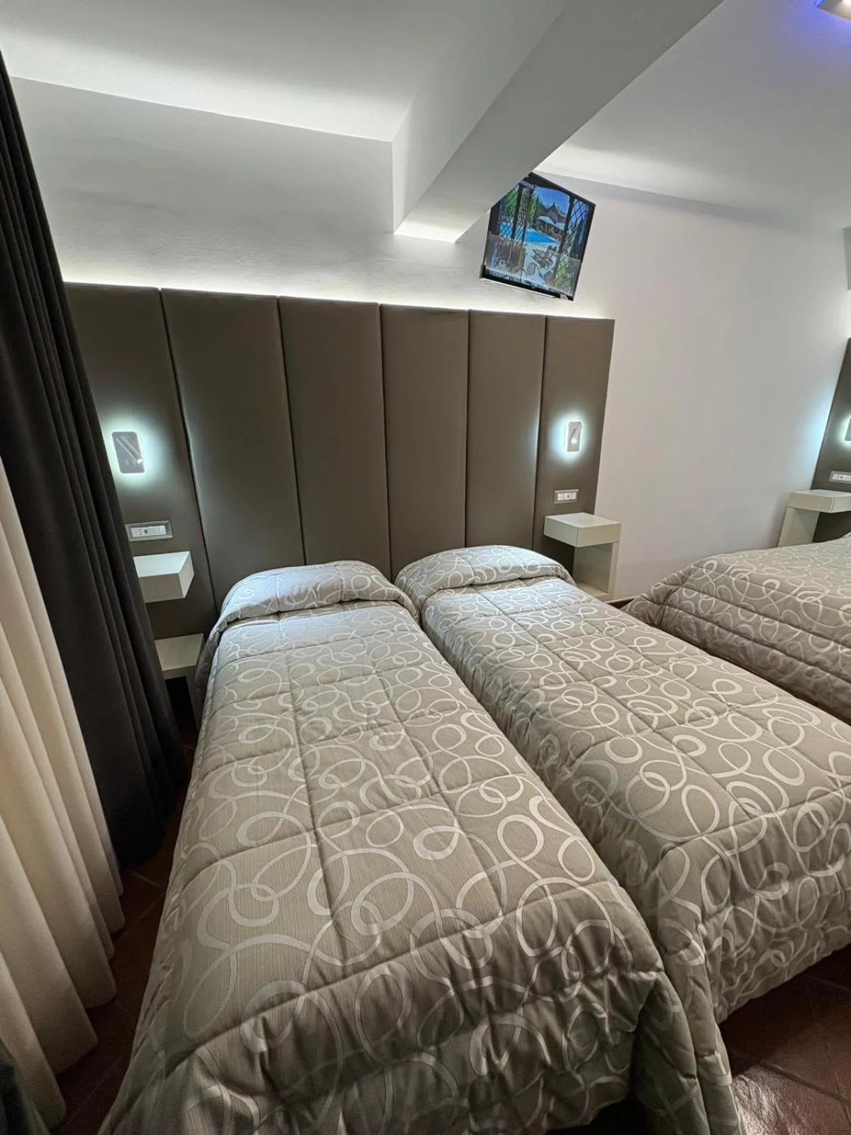 Bed in Hotel Bucaneve