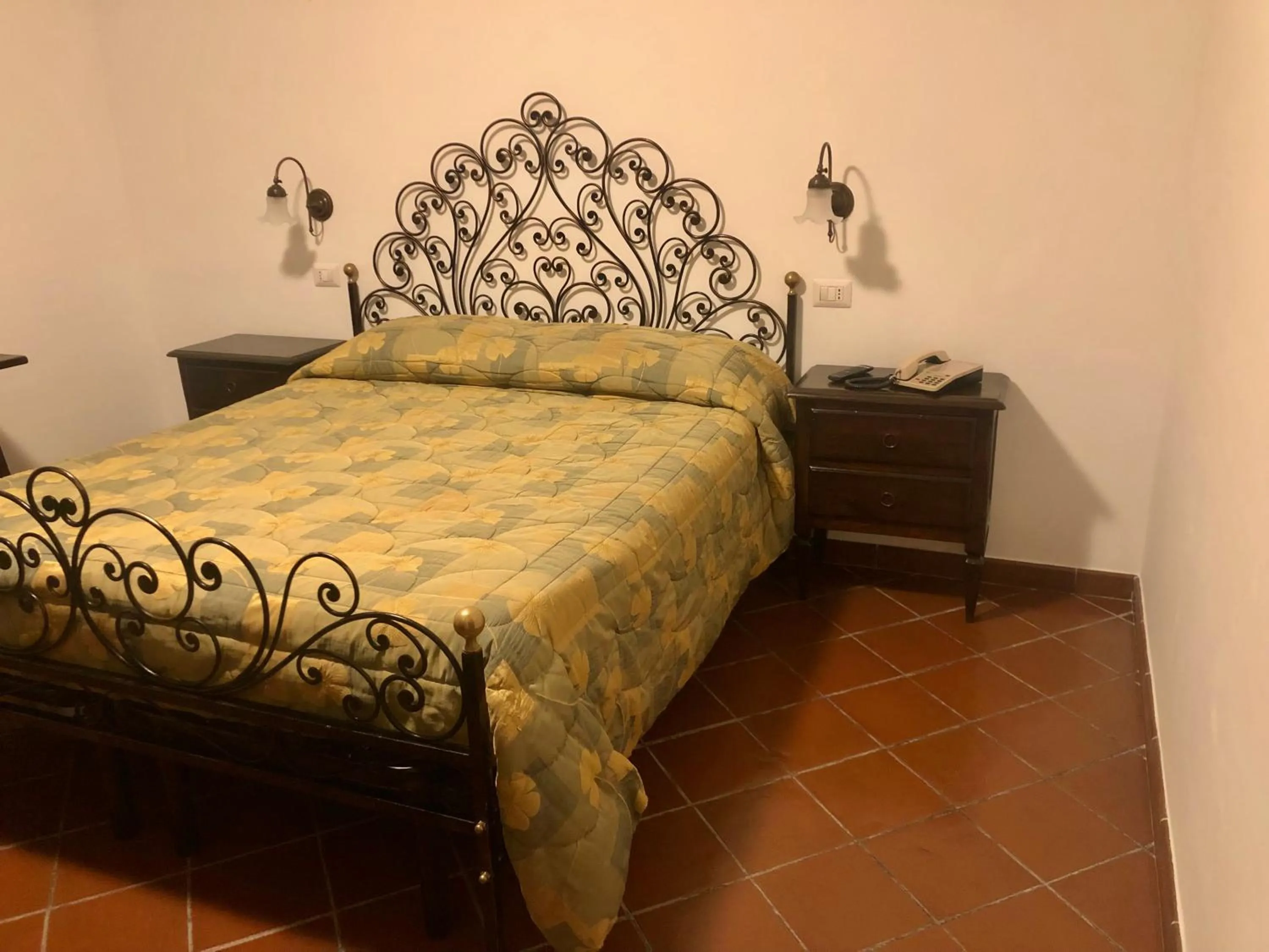 Bed in Hotel Bucaneve